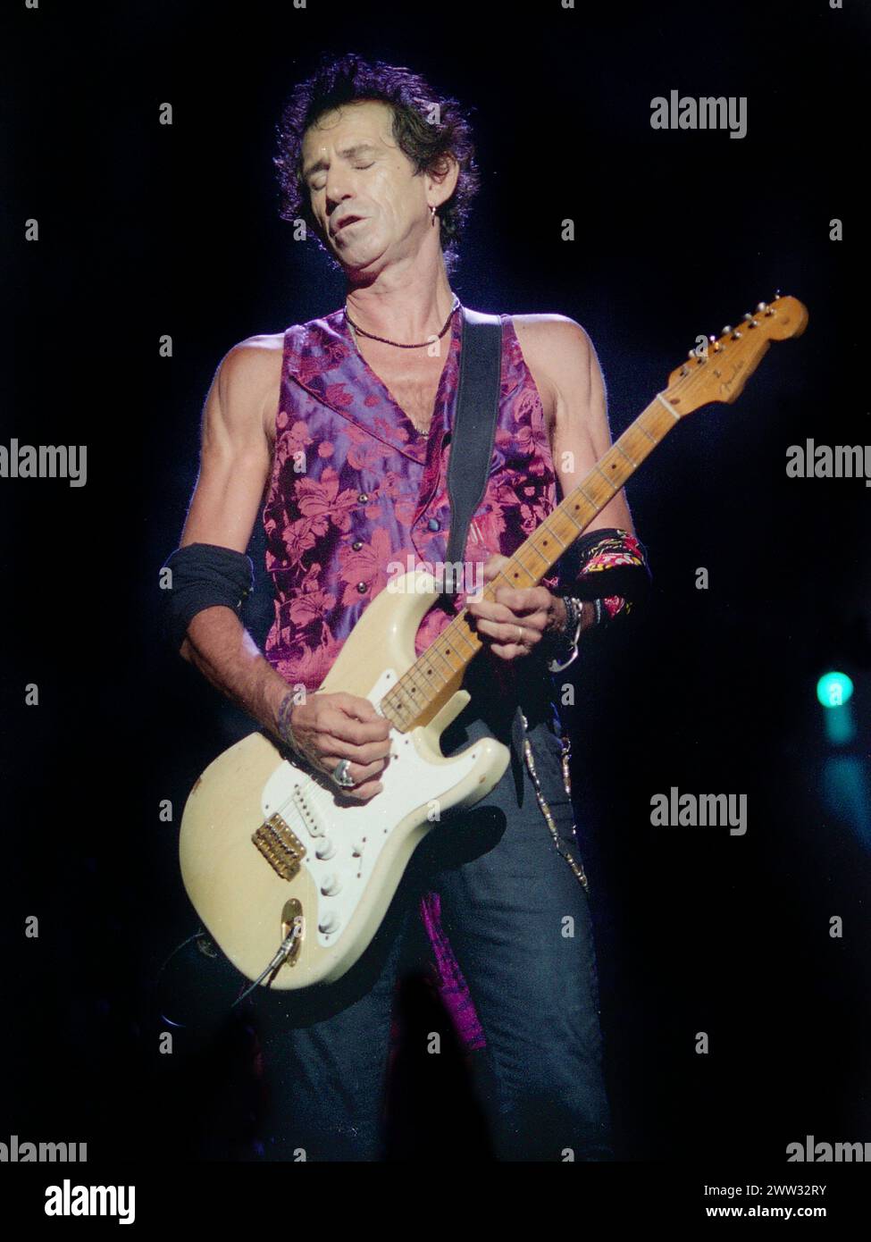 Keith Richards dei Rolling Stones alla Brixton Academy, Londra, Regno Unito, luglio 1995 Foto Stock Keith Richards dei Rolling Stones alla Brixton Academy, Londra, Regno Unito, luglio 1995 Foto Stock