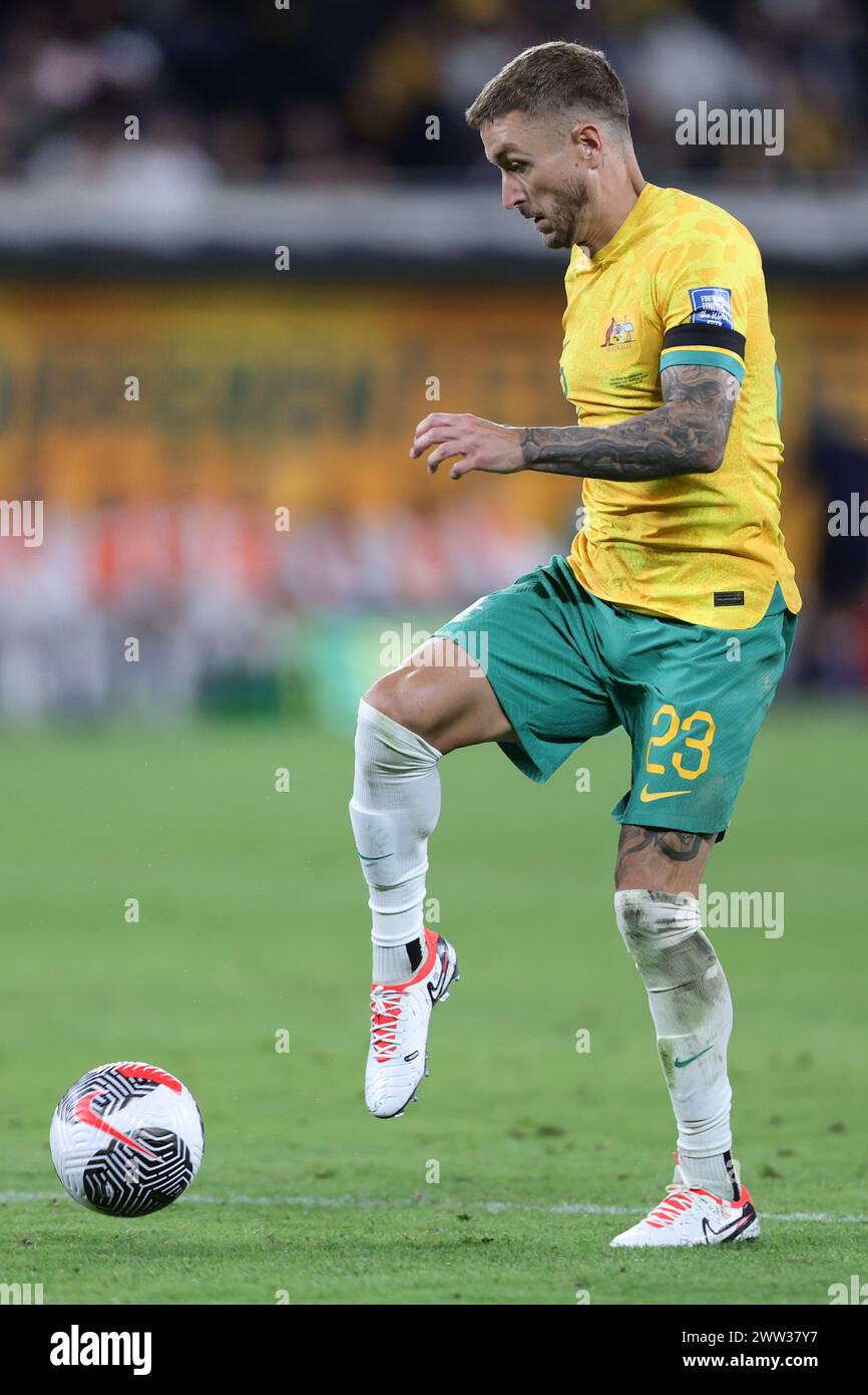 Sydney, Australia. 21 marzo 2024. Adam Taggart dell'Australia controlla la palla durante la partita di qualificazione ai Mondiali FIFA 2026 tra Subway Socceroos Australia e Lebanon al CommBank Stadium di Sydney, Australia, il 21 marzo 2024. Foto di Peter Dovgan. Solo per uso editoriale, licenza richiesta per uso commerciale. Non utilizzare in scommesse, giochi o pubblicazioni di singoli club/campionato/giocatori. Crediti: UK Sports Pics Ltd/Alamy Live News Foto Stock