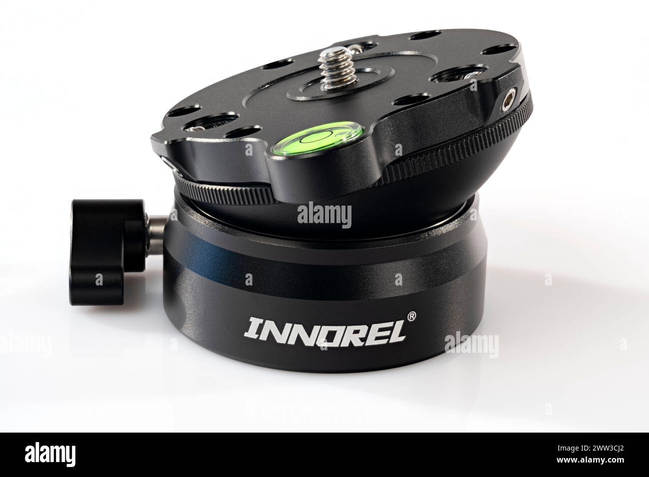Base di livellamento per foto e cavalletto video Innorel LB60 isolata su bianco. Fotografia scattata il 19 marzo 2024 in Spagna. Foto Stock