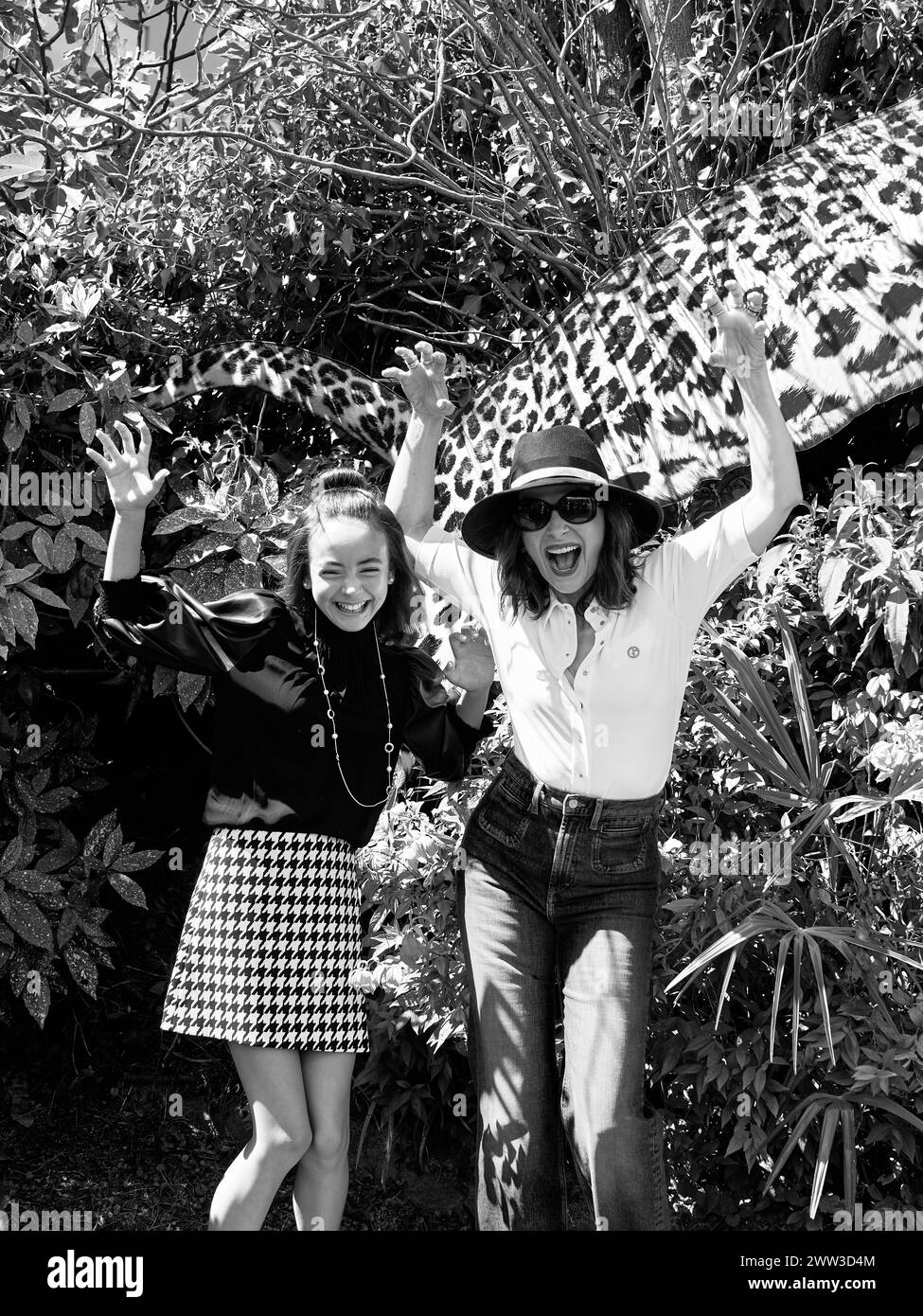 Locarno / Svizzera, 6 agosto 2022. Attrici Hala Finley (a sinistra) e Juliette Binoche (a destra) al Locarno Film Festival. Crediti: Walter Gilgen Foto Stock