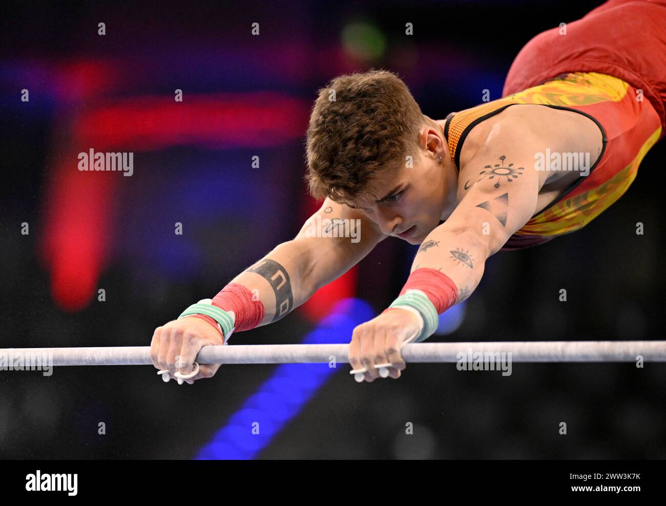 Victor Martinez BEL, bar alto, ginnastica, ginnastica artistica, ginnasta, Men, EnBW DTB-Pokal, Porsche-Arena, Stoccarda, Baden-Wuerttemberg, Germania Foto Stock