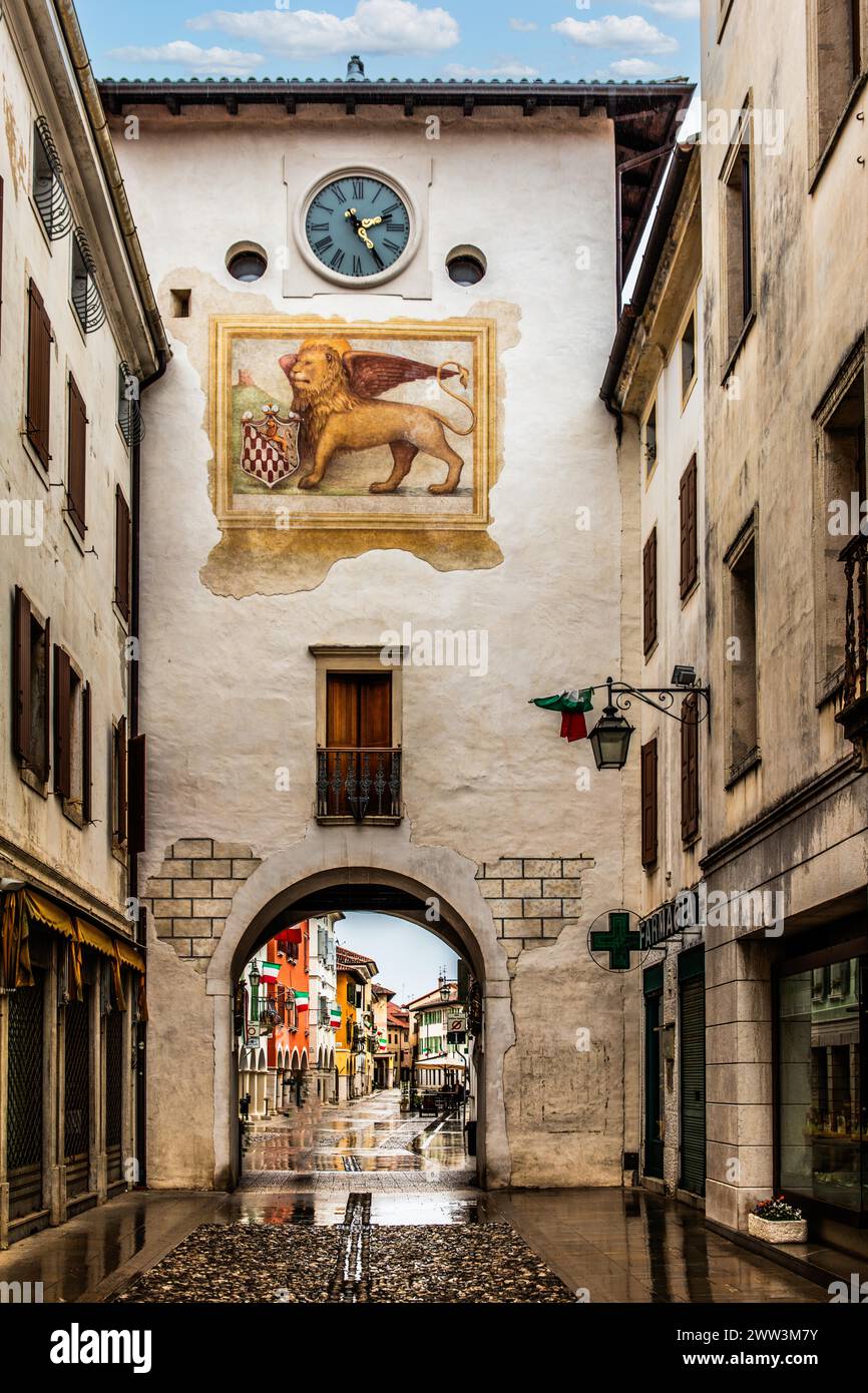 Porta della città, centro storico, Spilimbergo, Friuli, Italia, Spilimbergo, Friuli, Italia Foto Stock