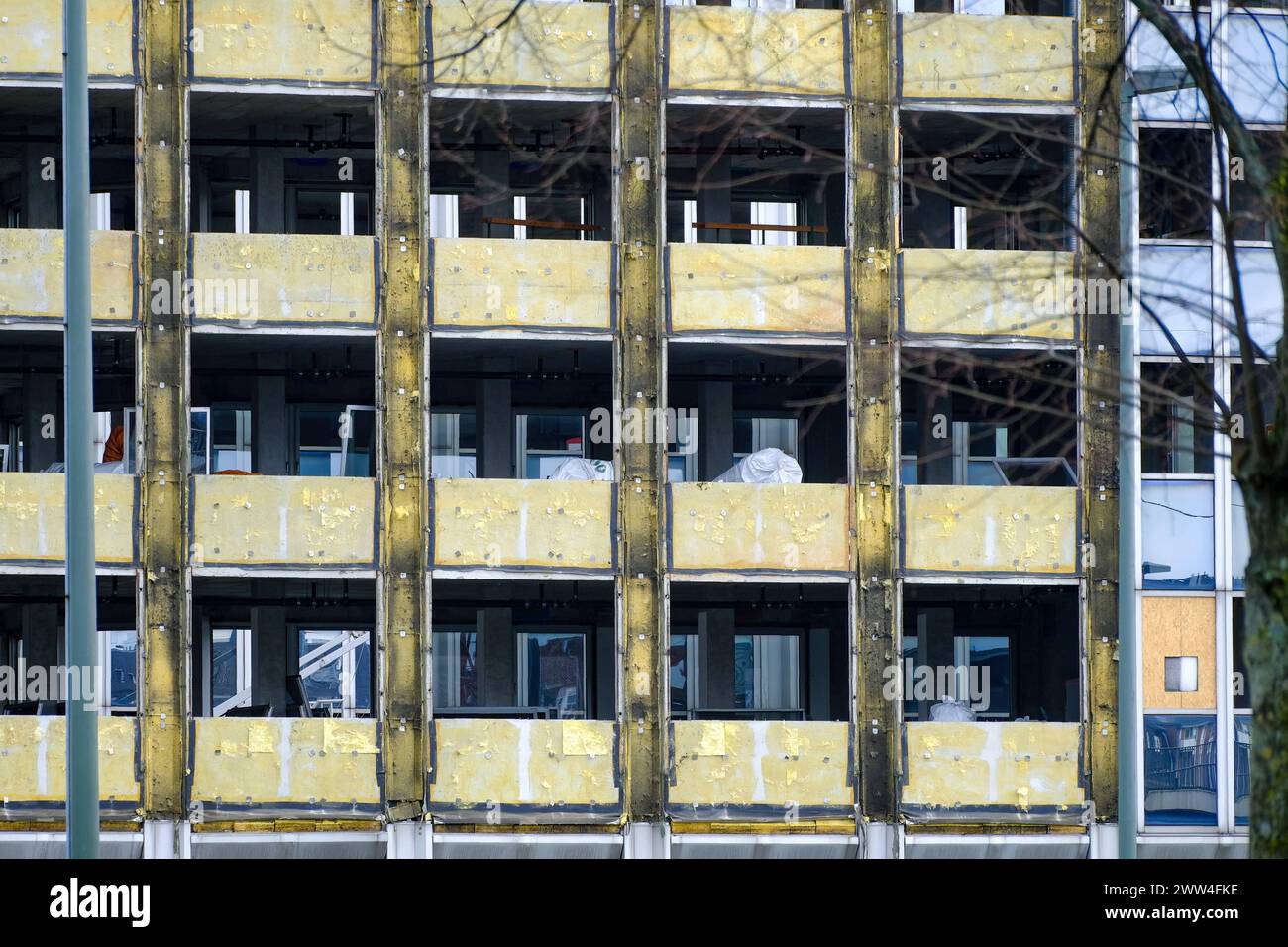 Nel 21.03.2024 ehemaliges Innenministerium NRW Haroldstraße temporäre Nutzung als Polizeipräsidium Sanierung Asbest Asbestverseuchung Asbestsanierung Bürogebäude Kernsanierung Bauschadstoffe Düsseldorf Nordrhein-Westfalen Deutschland Düsseldorf *** Düsseldorf 21 03 2024 Ex Ministero dell'interno NRW Haroldstraße uso temporaneo come quartier generale della polizia per la bonifica dell'amianto contaminazione bonifica dell'amianto edificio per uffici bonifica di base inquinanti edili Düsseldorf Renania settentrionale-Vestfalia Germania Foto Stock