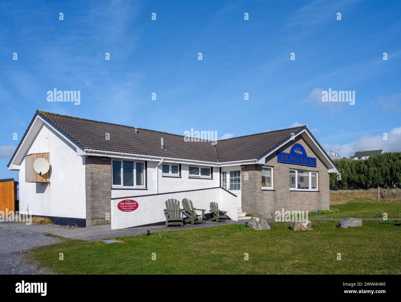 Pub politico DELL'AM, Isola di Erskay, Ebridi esterne, Scozia. Il pub prende il nome dal politico della nave SS, ispirazione per il film Whisky Galore Foto Stock
