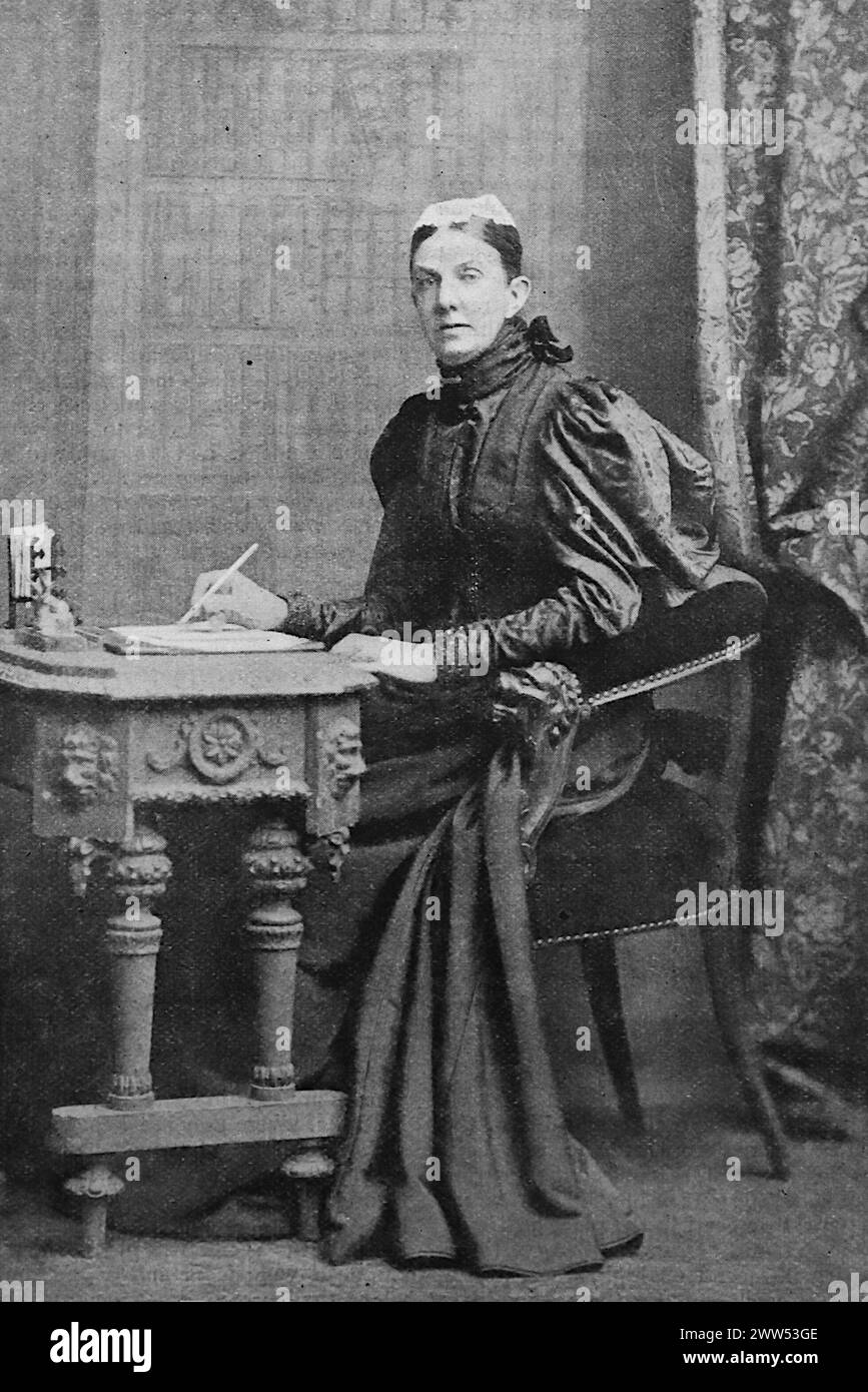 Un ritratto della scrittrice britannica Rosa Nouchette Carey (1840-1909), da un dipinto non attribuito. Bianco e nero. Fotografia tratta da una rivista originariamente pubblicata nel 1899. Foto Stock