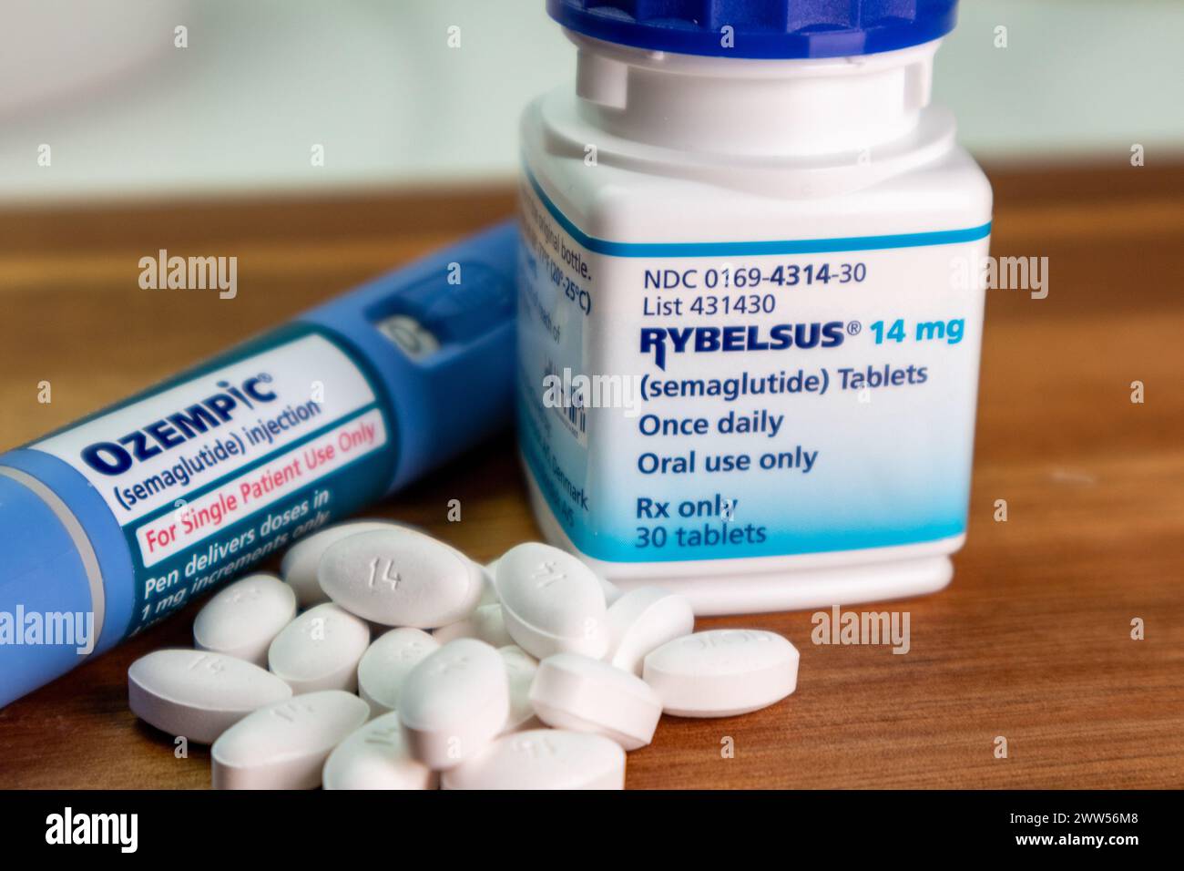 Penna per iniettore automatico Ozempic semalgutide e compresse Rybelsus semaglutide primo piano Foto Stock