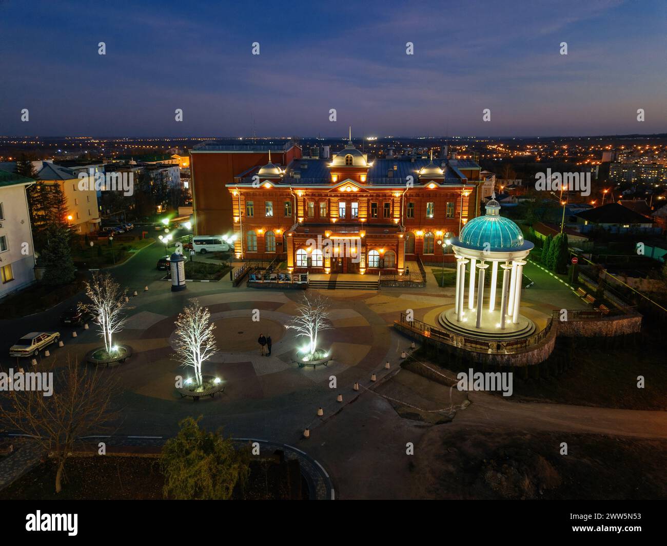 Notte estate Old Oskol City scape. Foto Stock