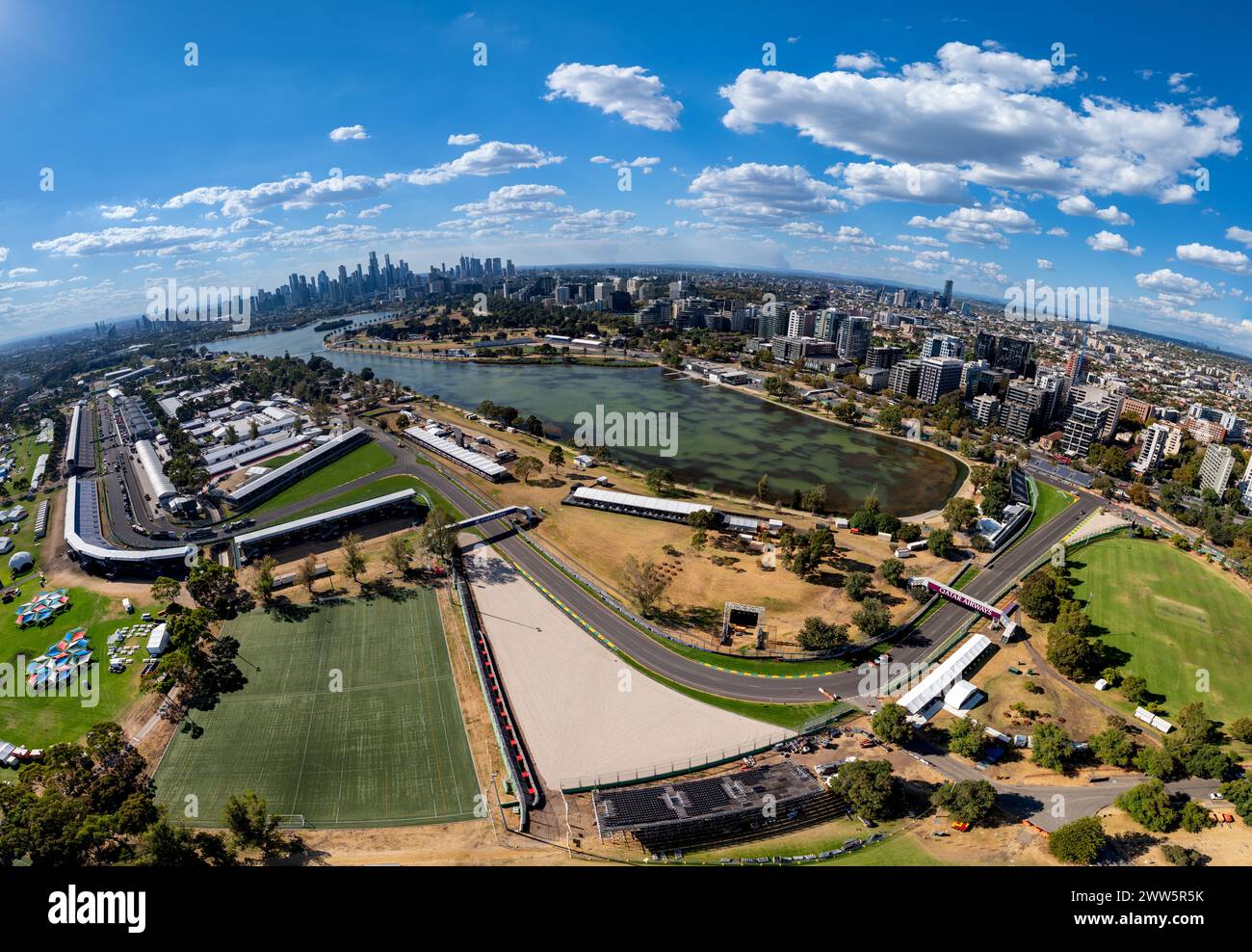 Melbourne, Australia. 16 marzo 2024. Melbourne, Australia, sabato 16 marzo: Il circuito di Albert Park Street si prepara durante il Gran Premio d'Australia di Formula 1 2024. Foto, foto e copyright © PETERSON Mark ATP Images (PETERSON Mark/ATP/SPP) credito: SPP Sport Press Photo. /Alamy Live News Foto Stock