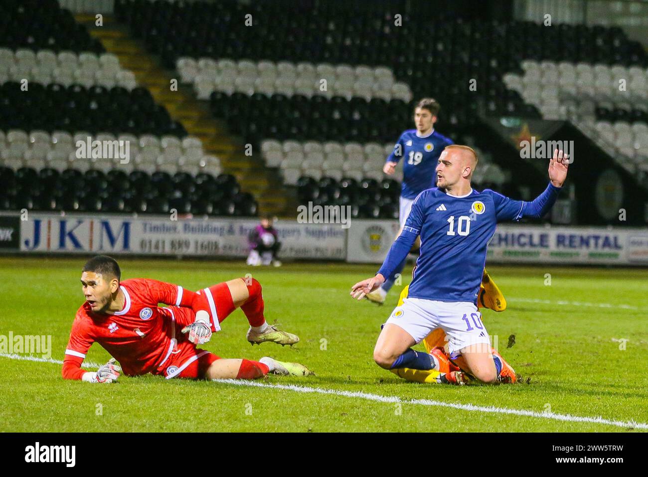 21 marzo 24. Paisley, Regno Unito. La Scozia ha giocato contro il Kazakistan nella qualificazione al campionato UEFA Under 21 allo Smisa Stadium di Paisley, Scozia, Regno Unito. Il punteggio finale è stato Scozia 4 - 1 Kazakistan i gol sono stati segnati da Josh Doig (3)19 minuti, Tommy Cameron (17) 24 minuti, Tommy Conway (9) 38 minuti di rigore, Lewis Fiorini (10) 55 minuti. Yan Trufanov (9) ha segnato o Kazakistan da un rigore in 68 minuti. Crediti: Findlay/Alamy Live News Foto Stock