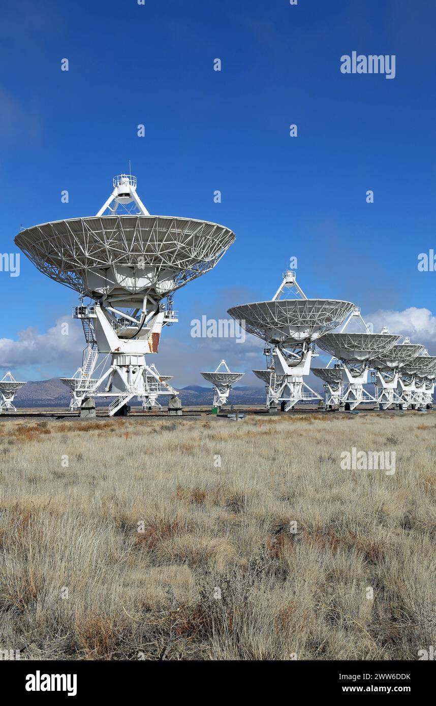Antenne astronomiche verticali - Very Large Array, New Mexico Foto Stock