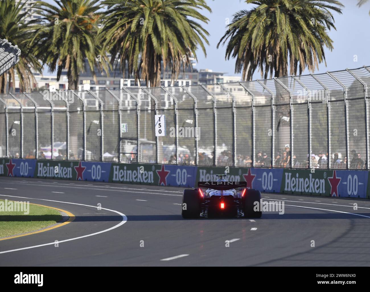 MELBOURNE, AUSTRALIA. 22 marzo 2024.Renault e-Tech RE24 motorizzata Alpine-Renault A524 durante le prove libere 2 del Campionato FIA Formula 1 Rolex Australian Grand Prix 2024 3° round dal 22 al 24 marzo presso l'Albert Park Street Circuit di Melbourne, Australia. Crediti: Karl Phillipson/Alamy Live News Foto Stock