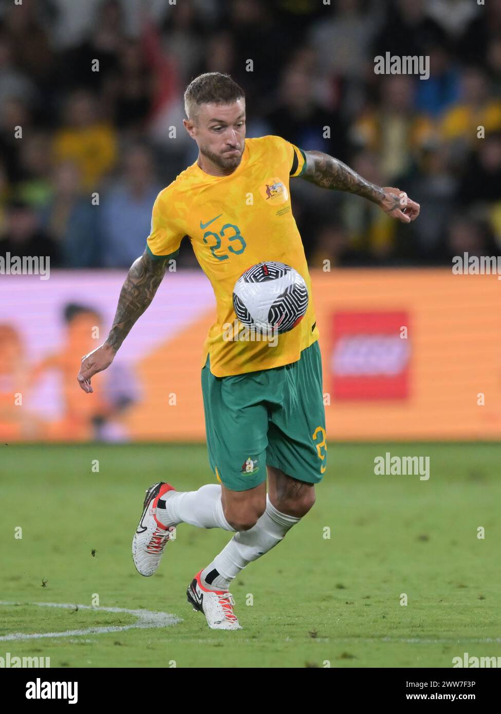 Parramatta, Australia. 21 marzo 2024. Adam Taggart, squadra di calcio australiana, è visto in azione durante la partita di qualificazione al secondo turno della Coppa del mondo FIFA 2026 tra Australia e Libano tenutasi al CommBank Stadium. Punteggio finale; Australia 2:0 Libano. (Foto di Luis Veniegra/SOPA Images/Sipa USA) credito: SIPA USA/Alamy Live News Foto Stock