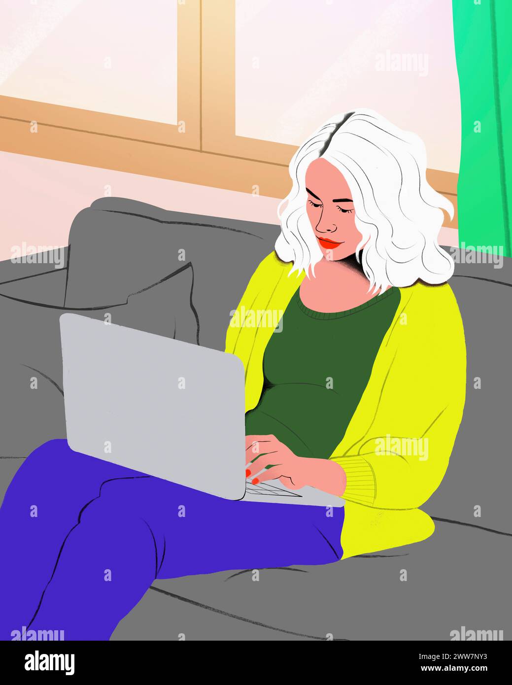 Donna con capelli bianchi che lavora da casa al computer portatile sul divano del soggiorno Foto Stock