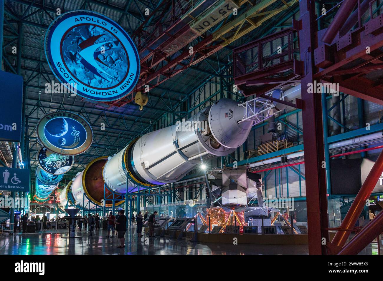 CAPE CANAVERAL, FLORIDA - 14 MARZO 2024. Centro Apollo-Saturn V al Kennedy Space Center della NASA. Questo è il razzo usato per andare sulla luna nel 1969. CAP Foto Stock