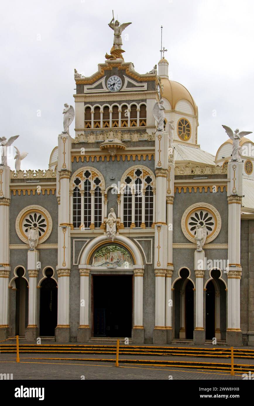 Basilica de Nuestra Senora de los Angeles (Santuario di nostra Signora degli Angeli), Cartago, Costa Rica, America centrale. Foto Stock