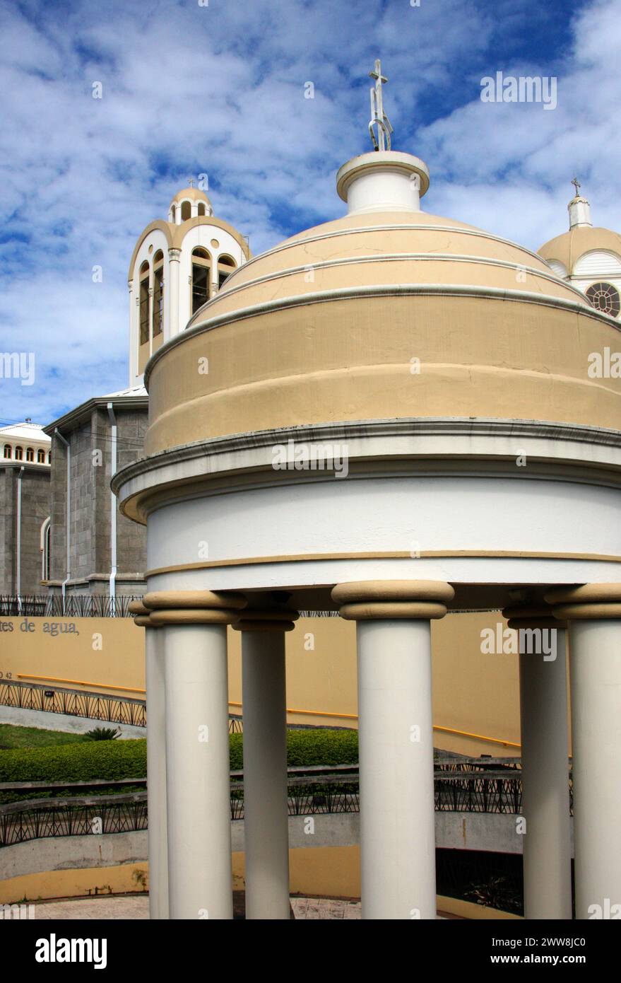 Cappella della Vergine La Negrita nel giardino della Basilica di Nostra Signora degli Angeli, Cartago, Costa Rica, America Centrale Foto Stock