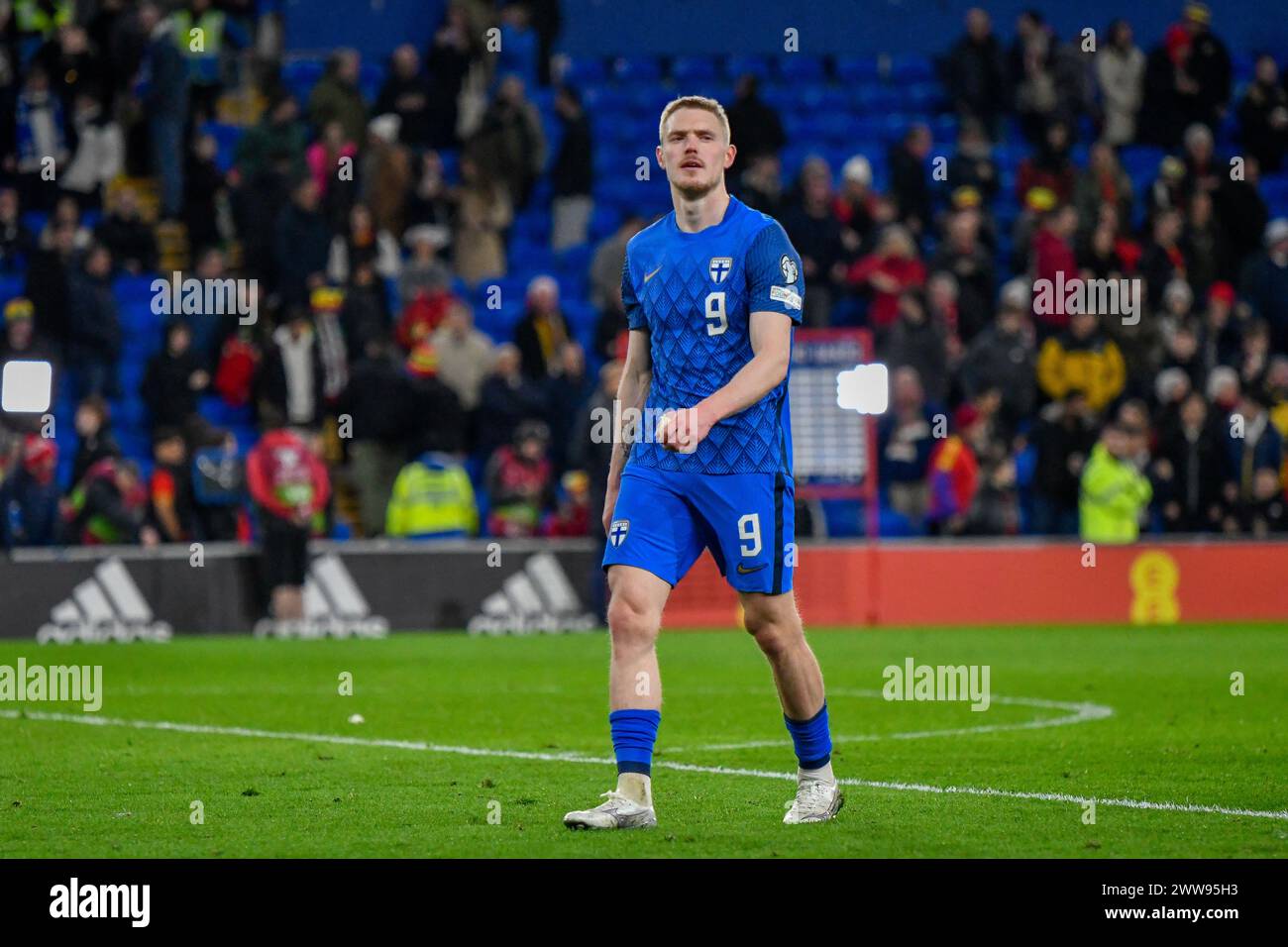 Cardiff, Galles. 21 marzo 2024. Fredrik Jensen della Finlandia dopo la semifinale di UEFA EURO 2024 tra Galles e Finlandia al Cardiff City Stadium di Cardiff, Galles, Regno Unito, il 21 marzo 2024. Crediti: Duncan Thomas/Majestic Media. Foto Stock