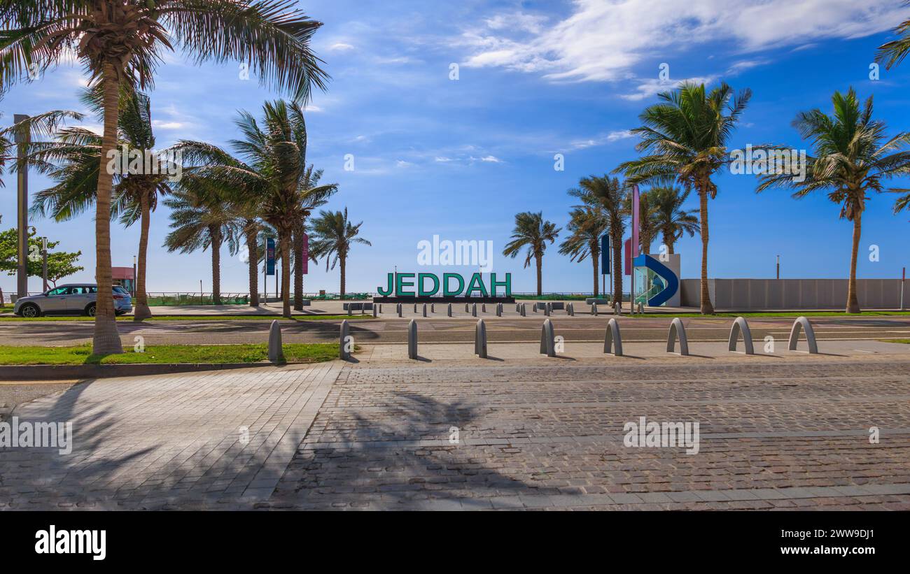 Vista di Jeddah dalla spiaggia pubblica. Foto Stock
