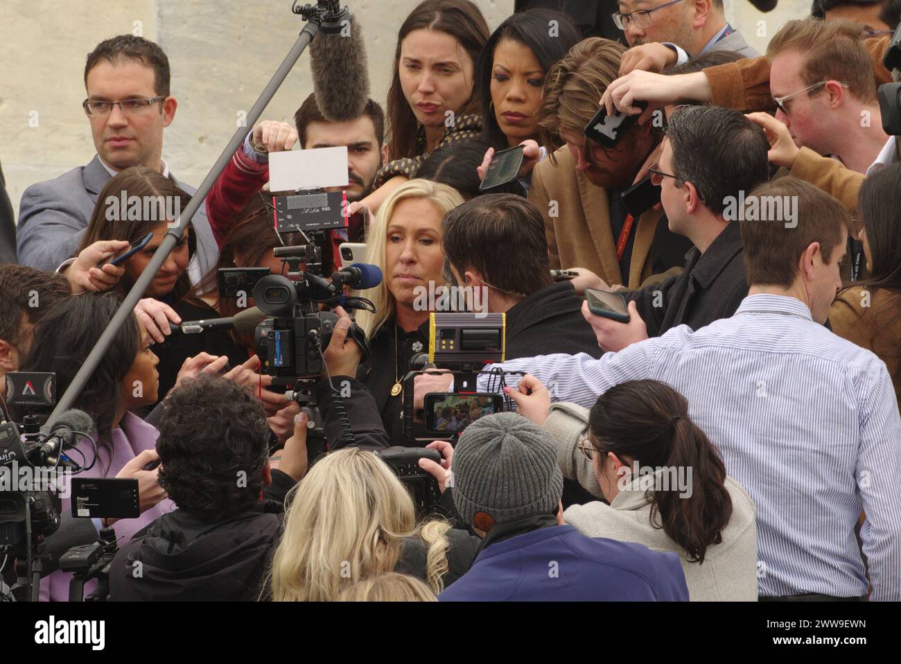 Washington, DC, USA. 22 marzo 2024. La Rep. Statunitense Marjorie Taylor Greene parla alla stampa dopo un voto per finanziare il governo fino a settembre. Crediti: Philip Yabut/Alamy Live News Foto Stock