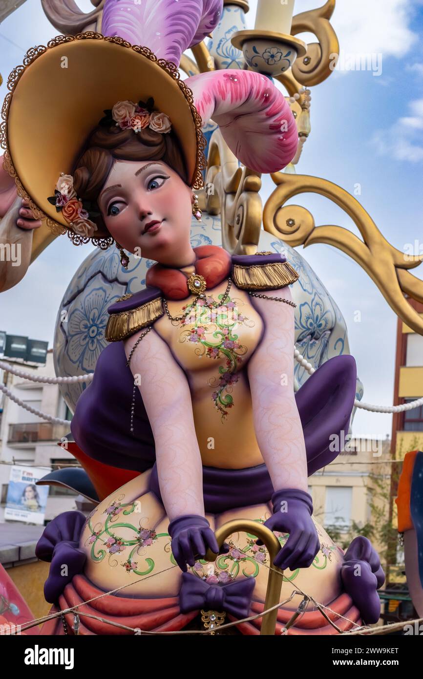 Statue di Fallas nella città di Gandia sulla Plaza del Prado in Spagna Foto Stock