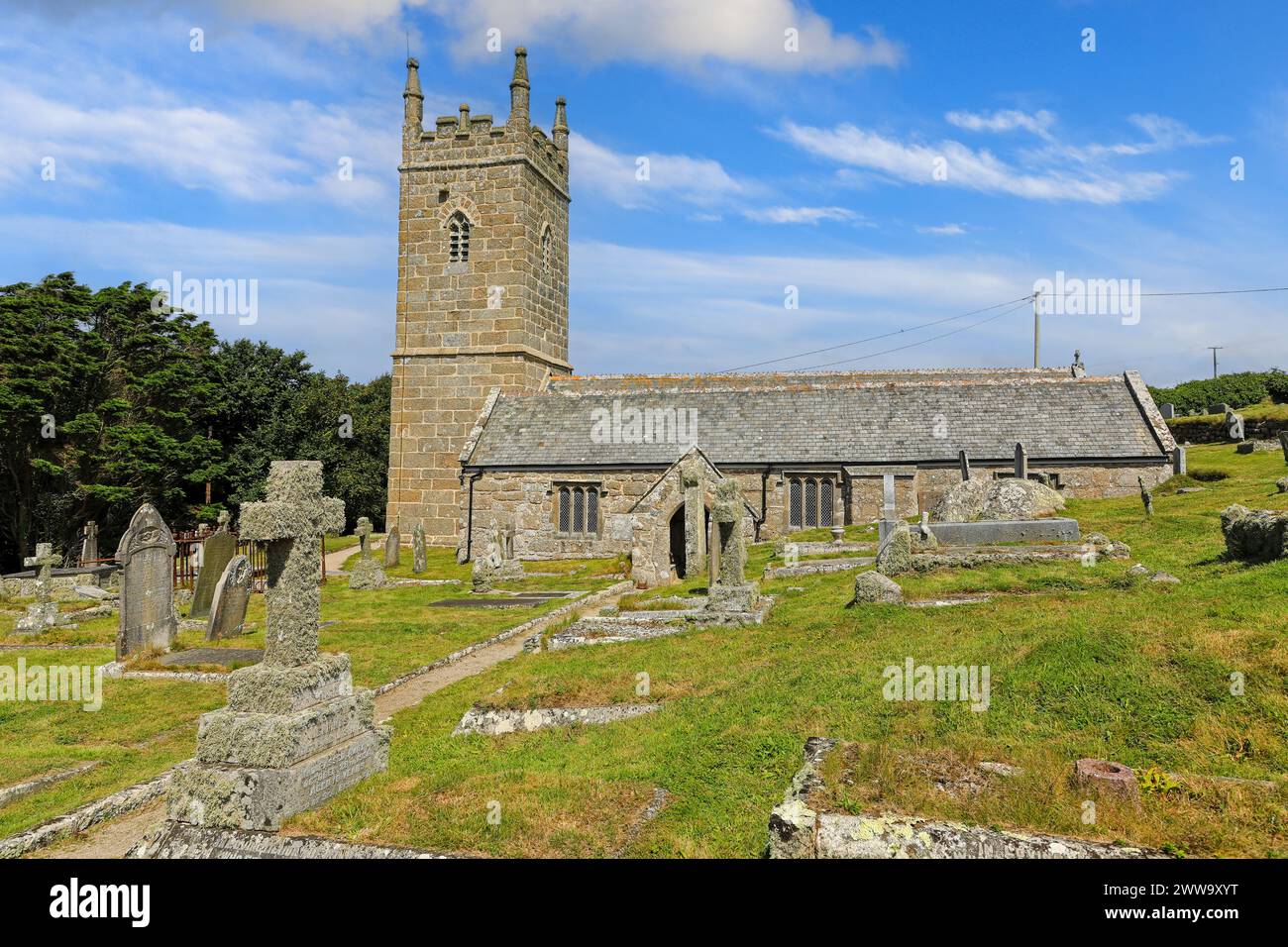St Levan la chiesa di St Levan è una chiesa parrocchiale della chiesa di Inghilterra si trova in St Levan, Cornwall, England, Regno Unito Foto Stock