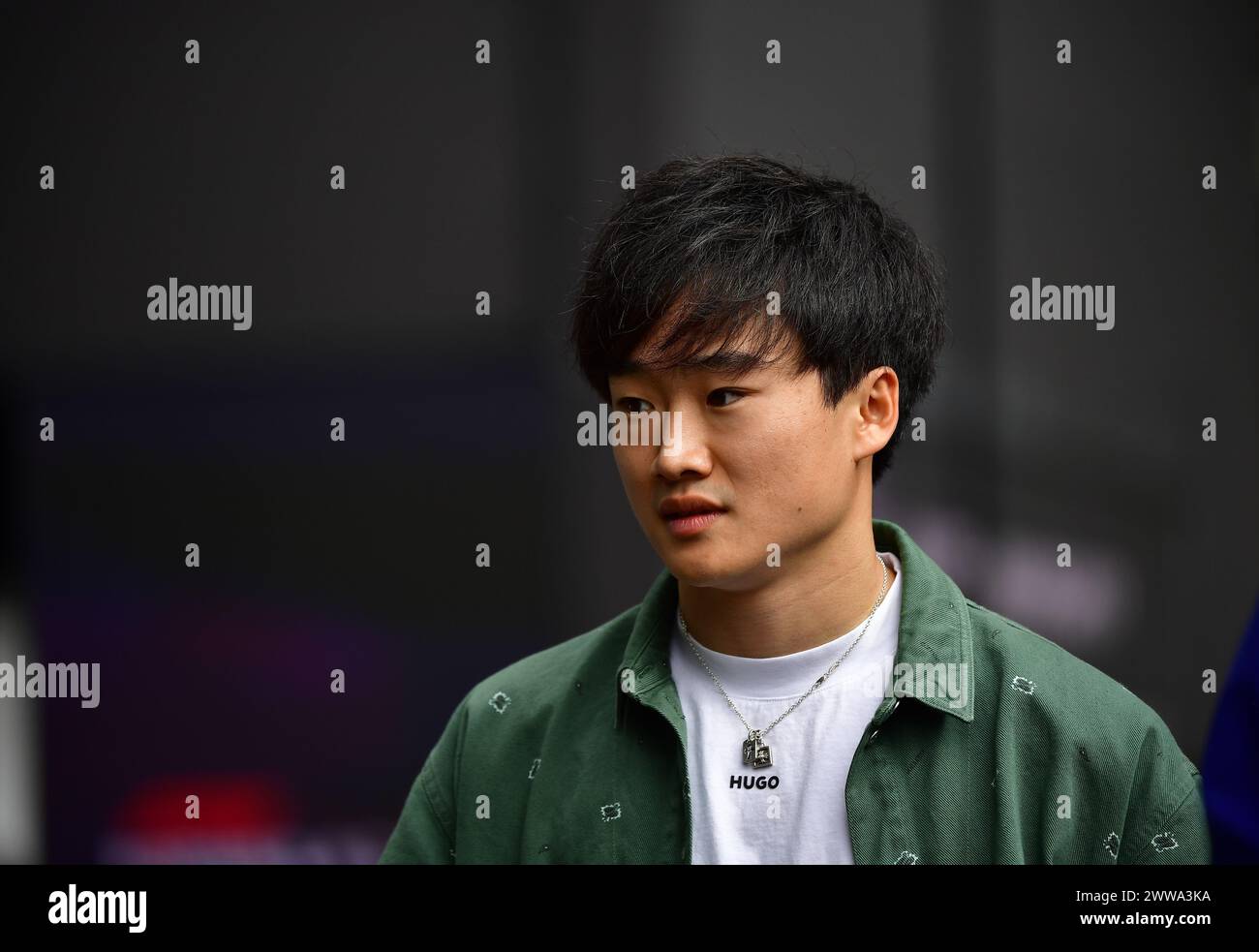 MELBOURNE, AUSTRALIA, 25 febbraio 2024. Nella foto: 22 Yuki Tsunoda (JPN) Visa Cash App RB F1 Team nel paddock del FIA Formula 1 Rolex Australian Grand Prix 2024 3° round dal 22 al 24 marzo presso l'Albert Park Street Circuit di Melbourne, Australia. Crediti: Karl Phillipson/Alamy Live News Foto Stock