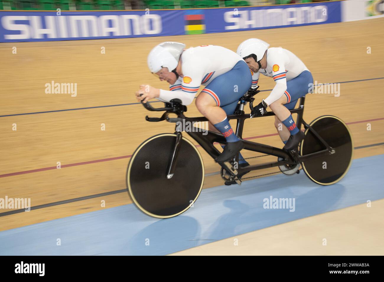 Rio de Janeiro, Brasile. 22 marzo 2024. Campioni del mondo nel tandem cieco maschile, cronometro a chilometri, il team britannico, Neil Fachie (L) e Mathew Rotherham (R) pilota. Crediti: Casey B. Gibson/Alamy Live News Foto Stock