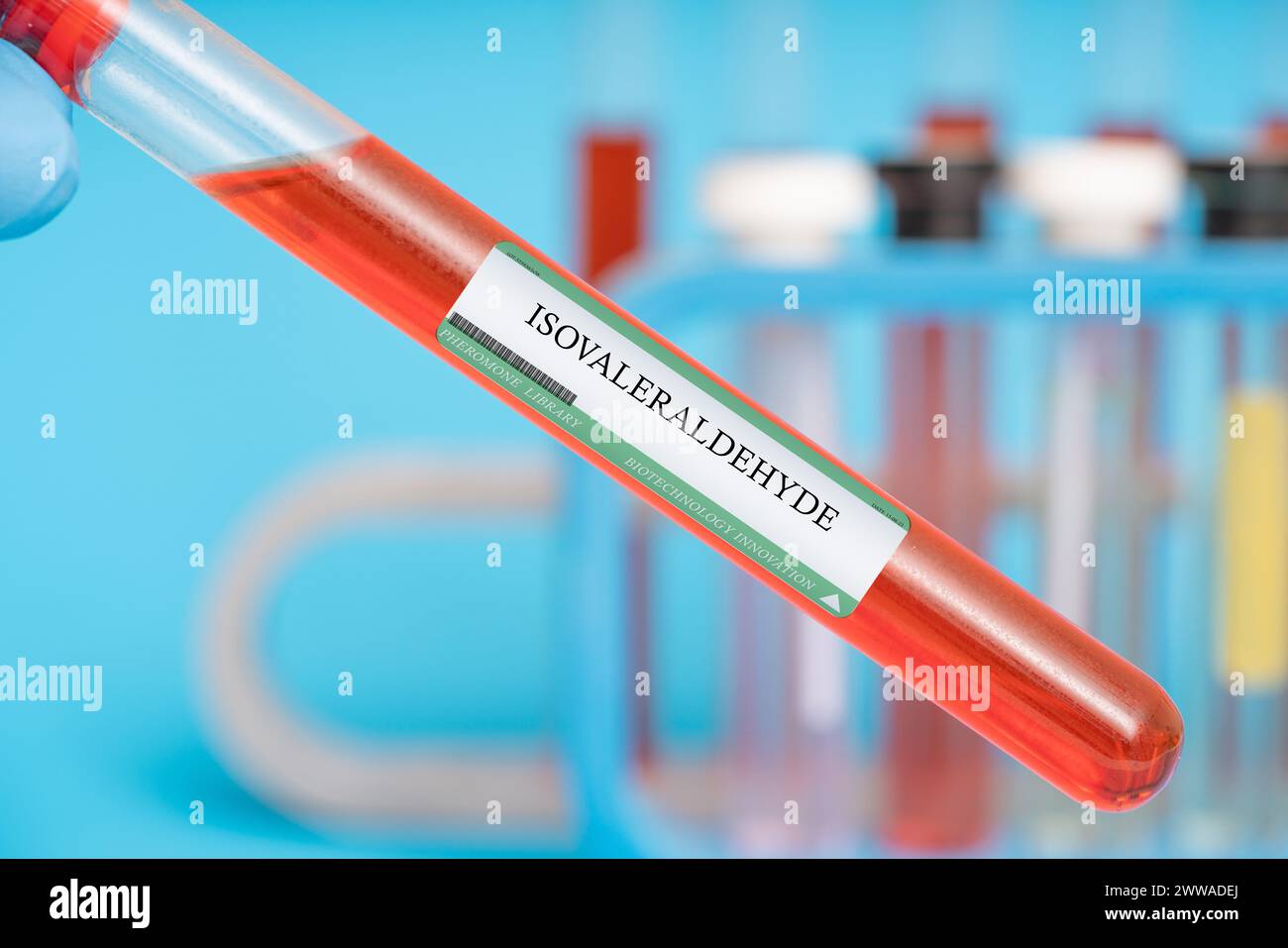 Feromone isovaleraldeide. Un feromone prodotto da alcune piante che attrae alcuni insetti. Foto Stock