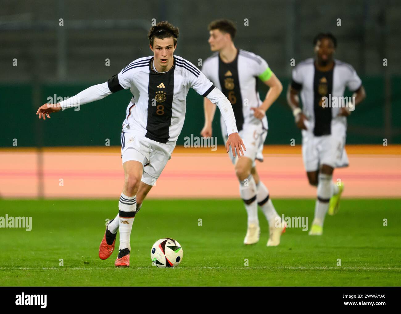 Chemnitz, Germania. 22 marzo 2024. Calcio, U21 uomini: Qualificazione al Campionato europeo, Germania - Kosovo, 1° turno, gruppo D, giorno 8, stadio - An der Gellertstraße. Il tedesco Merlin Röhl gioca la palla. Crediti: Robert Michael/dpa/Alamy Live News Foto Stock