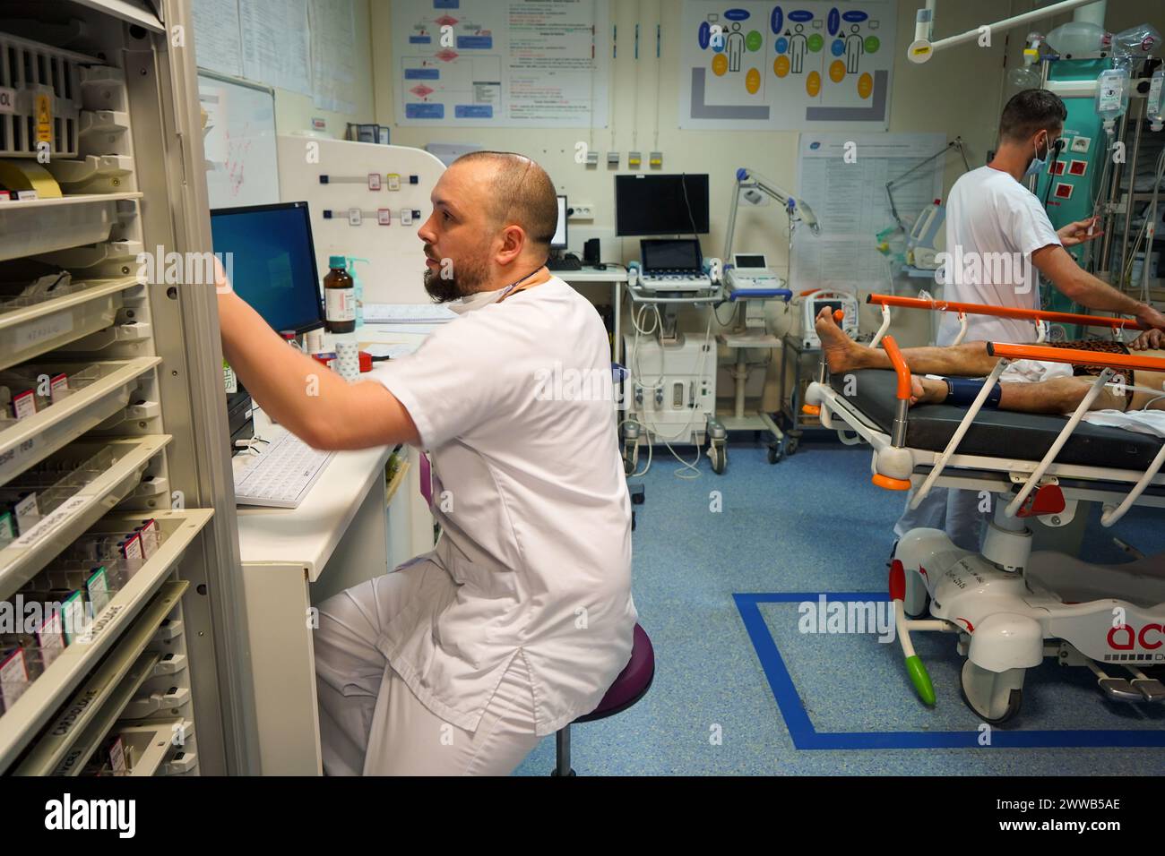 Sala d'urto nell'unità di terapia intensiva di un ospedale universitario. Foto Stock