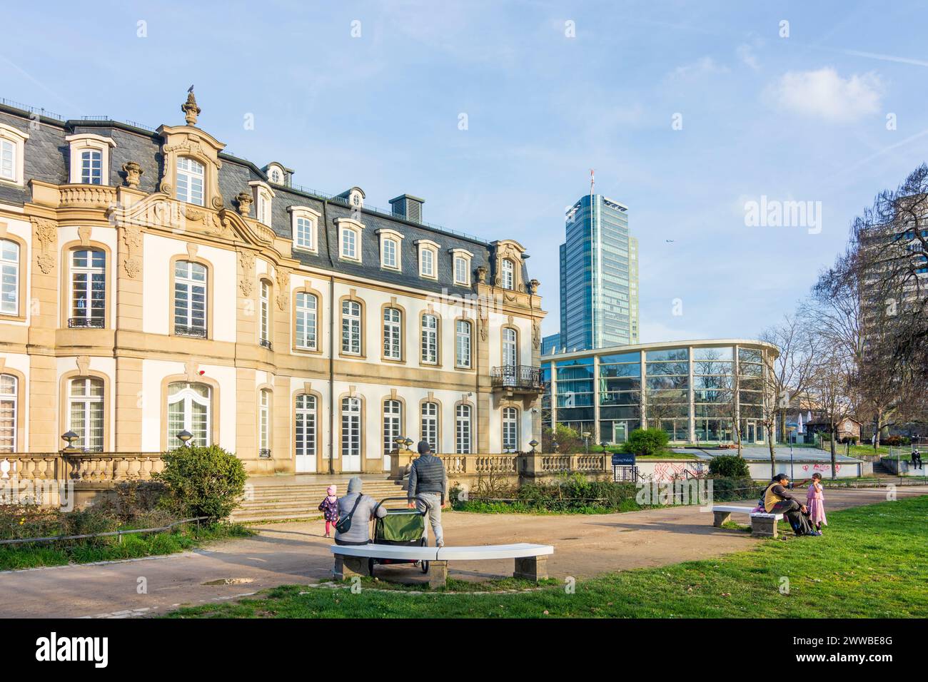 Offenbach sul meno: Büsing Palais, grattacielo della città di Francoforte sul meno, Assia, Assia, Germania Foto Stock