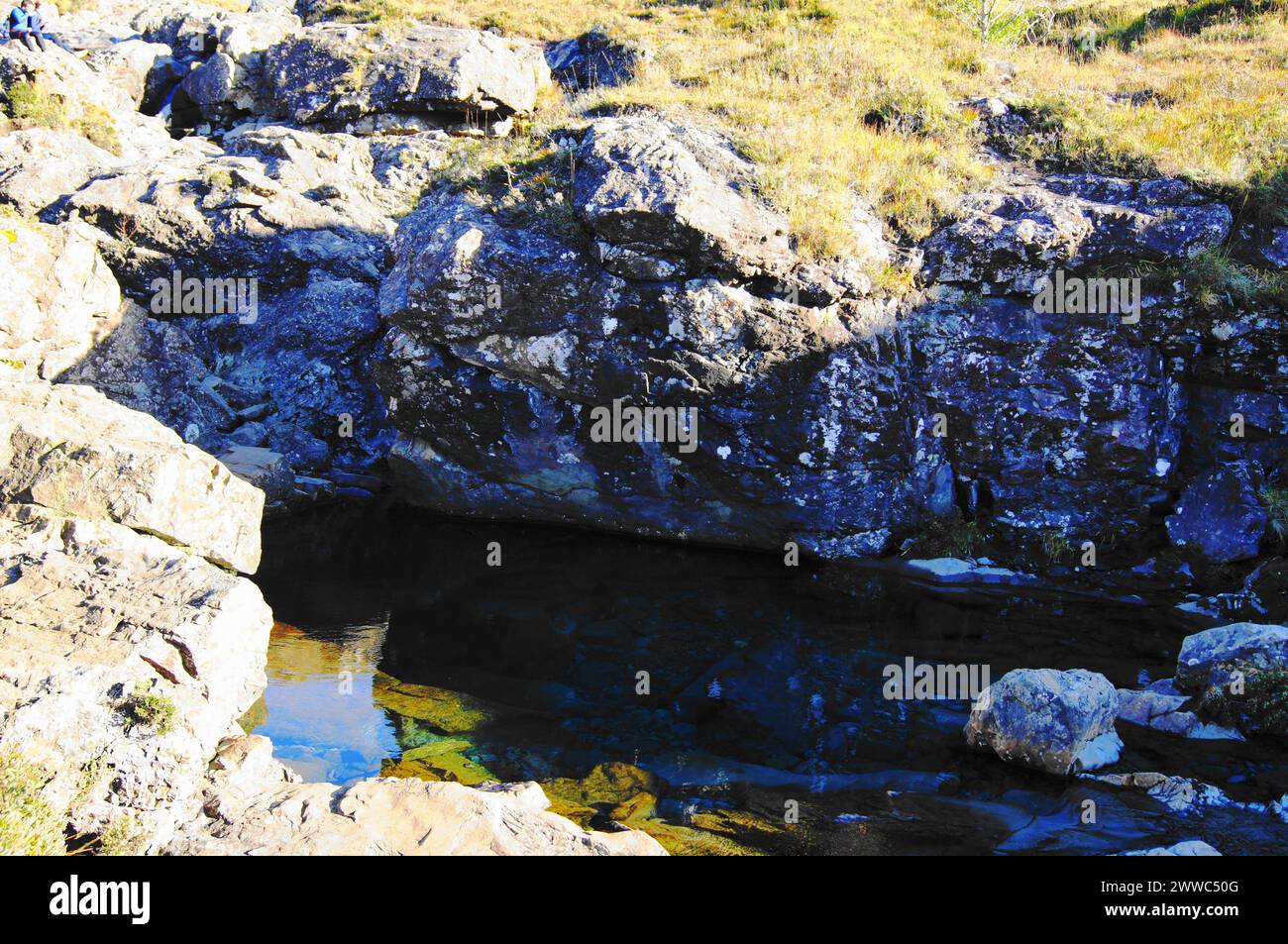 The Fairy Pools on the Allt Coire A' Mhadaidh (Burn of the Dog), Isola di Skye, Scozia, Regno Unito Foto Stock