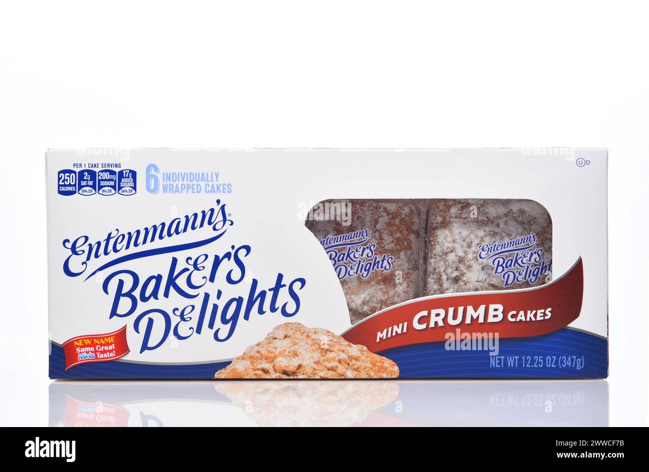 IRIVNE, CALIFORNIA - 21 Mar 2024: Una scatola di Entenmanns mini Crumb cakes. Foto Stock