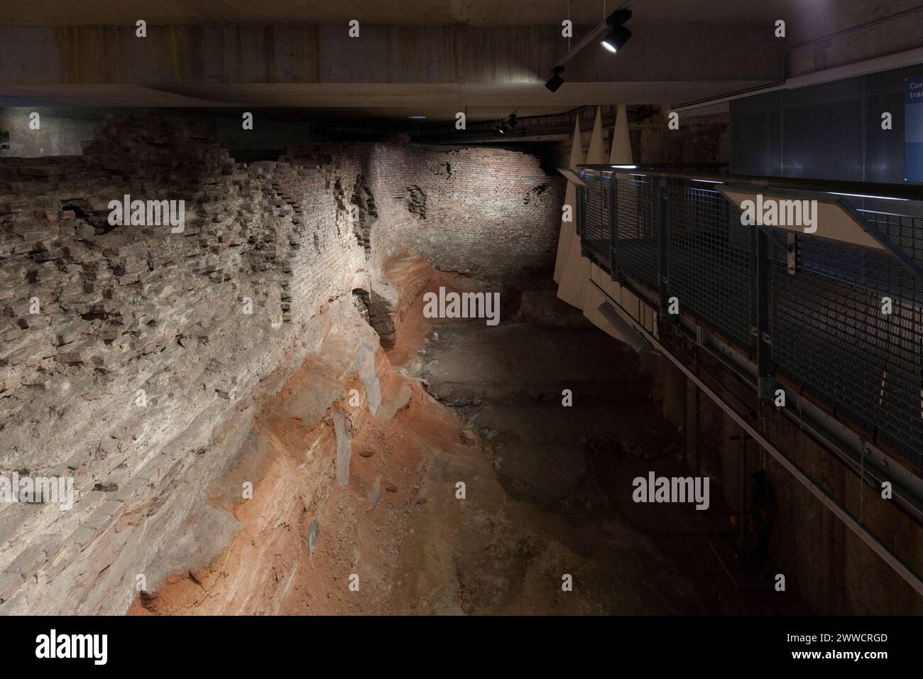 Old Dock, originariamente conosciuto come il molo di Thomas Steers sotto il centro commerciale Liverpool One Foto Stock