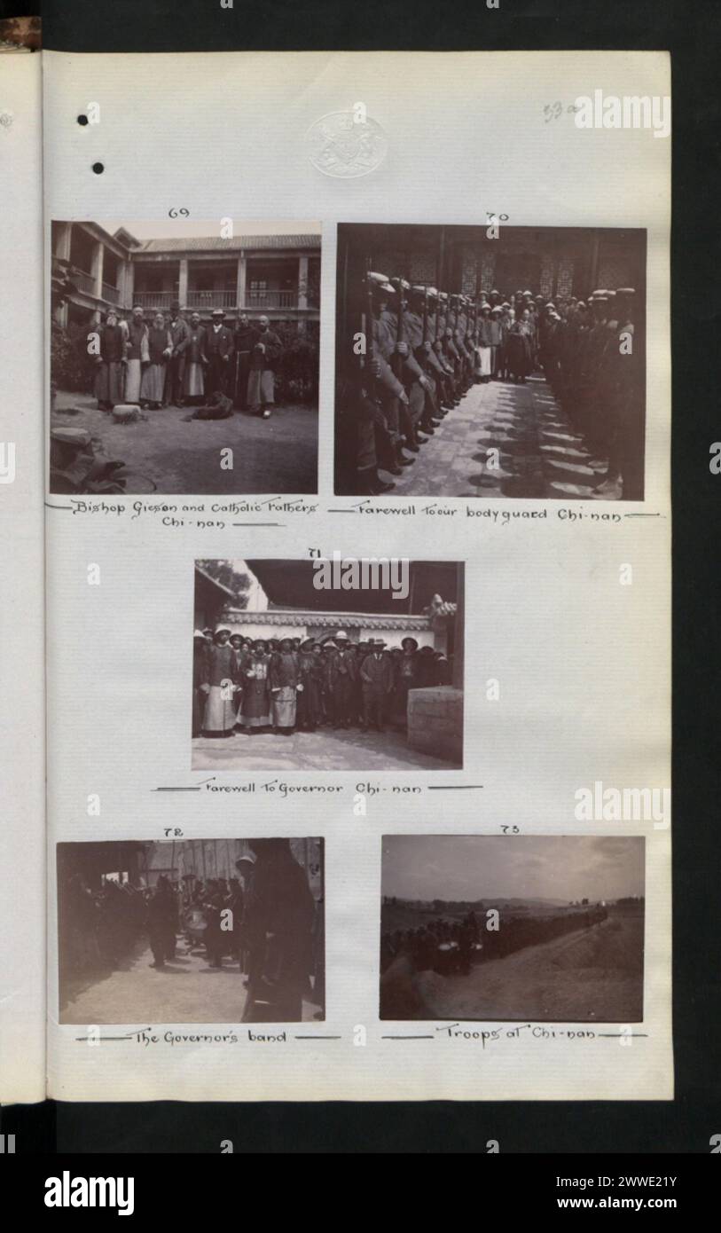 Questa fotografia mostra il vescovo Giesen, i Padri cattolici, gli eventi di addio alla guardia del corpo e al governatore, la banda del governatore, e le truppe a chi-nan, Cina, 1903, illustrando figure religiose, personale militare, e attività cerimoniali. Foto Stock