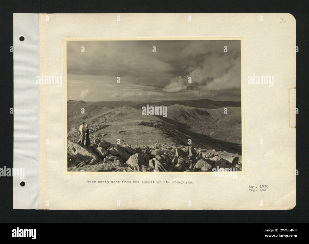 Descrizione: Vista a nord-ovest dalla cima del Monte Kosciusko. Posizione: Monte Kosciusko, Australia Data: Aprile 1950 australia, australasia, oceania, australasiathrough alens Foto Stock