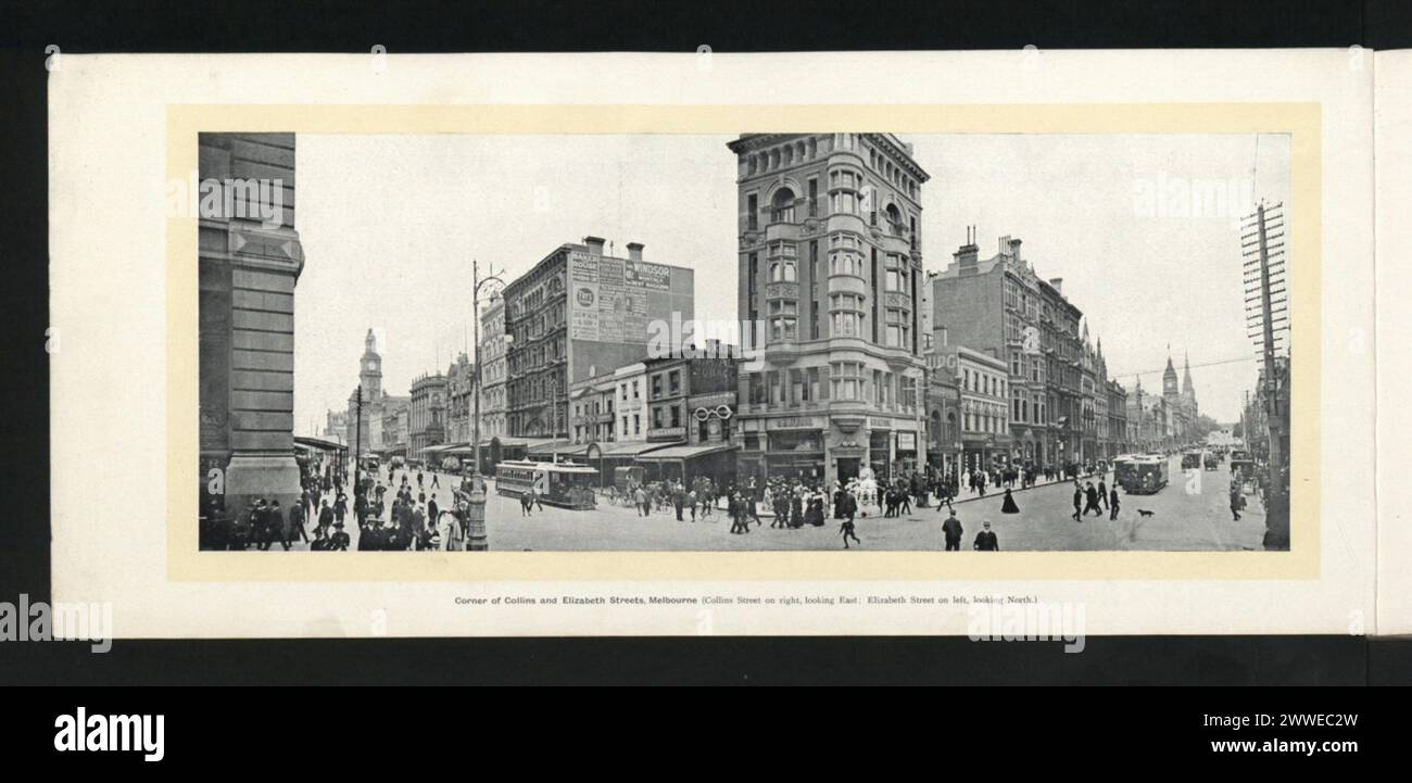 Intersezione tra Collins e Elizabeth Street a Melbourne, Victoria, Australia, catturata nel 1912. Collins Street è sulla destra rivolta verso est, Elizabeth Street è sulla sinistra rivolta verso nord. Foto Stock