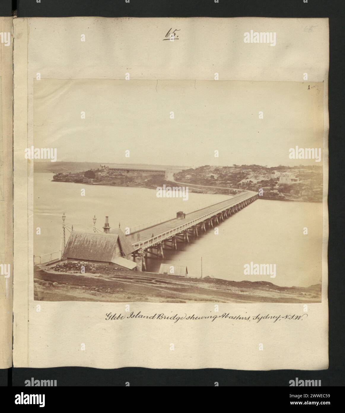 Descrizione: Glebe Island Bridge che mostra i mattatoi, Sydney, N.S.W. luogo: Glebe Island, Sydney, Australia Data: 1870 australia, australasia, oceania, australasiathrough alens Foto Stock