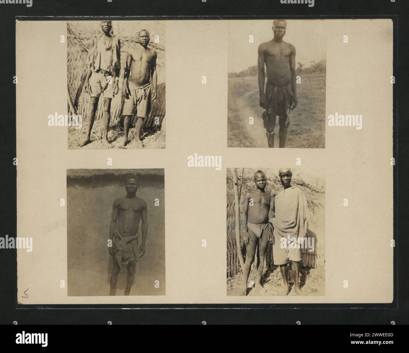 Fotografia che raffigura i membri della comunità Hausa in Africa, mostrando abbigliamento tradizionale, ruoli sociali e ambientazione comunitaria. Foto Stock