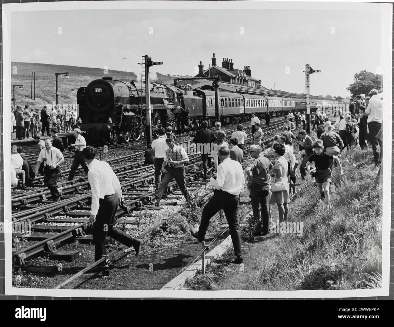 Fotografia che documenta l'ultimo treno passeggeri a carreggiata standard operato dalla British Rail da Liverpool a Carlisle e ritorno l'11 agosto 1968. Foto Stock