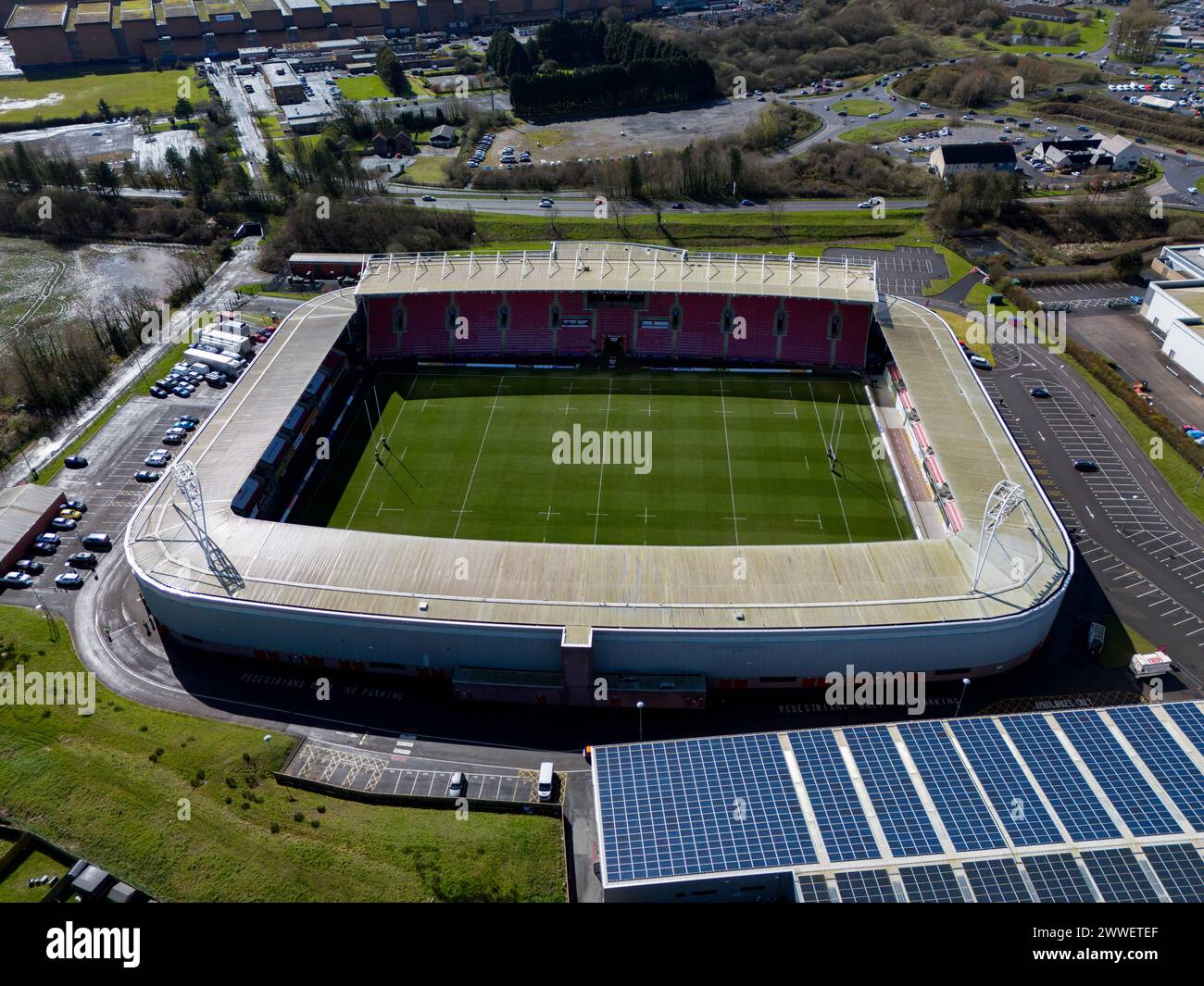 Llanelli, Regno Unito. 23 marzo 2024. Veduta aerea dello Stadio Parc y Scarlets a Swansea il 23 marzo 2024. Questa immagine può essere utilizzata solo per scopi editoriali. Solo per uso editoriale. Crediti: Ashley Crowden/Alamy Live News Foto Stock