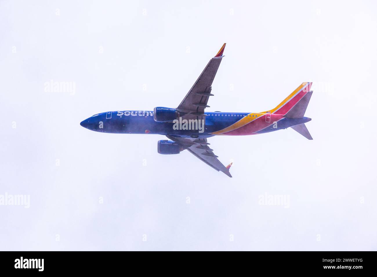 Gli aerei in partenza dall'aeroporto internazionale Douglas di Charlotte sono facilmente visibili al centro visitatori temporaneo. Foto Stock