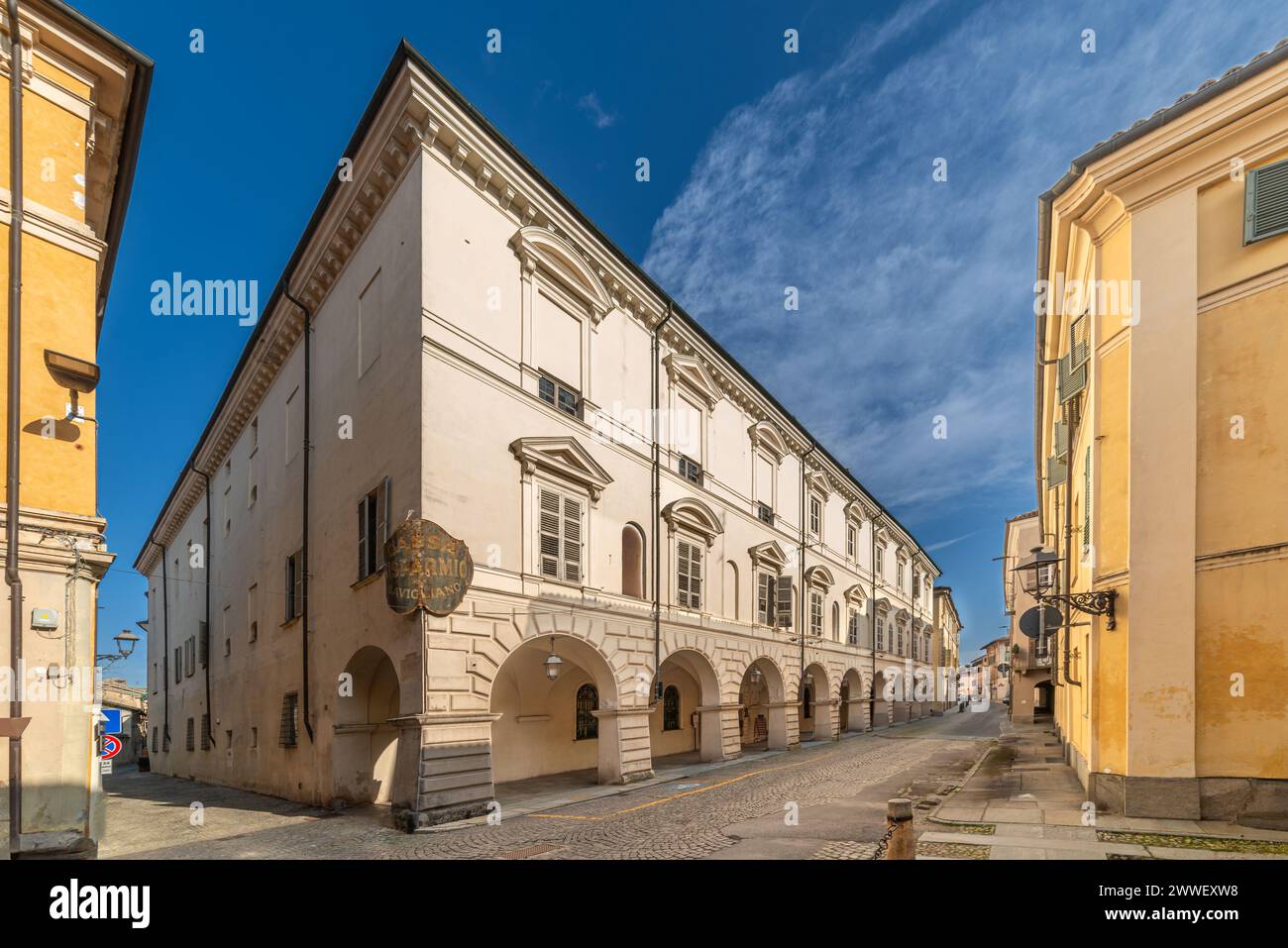 Savigliano, Cuneo, Italia - 21 marzo 2024: Palazzo Taffini d'Acceglio in St Andrew Street Foto Stock