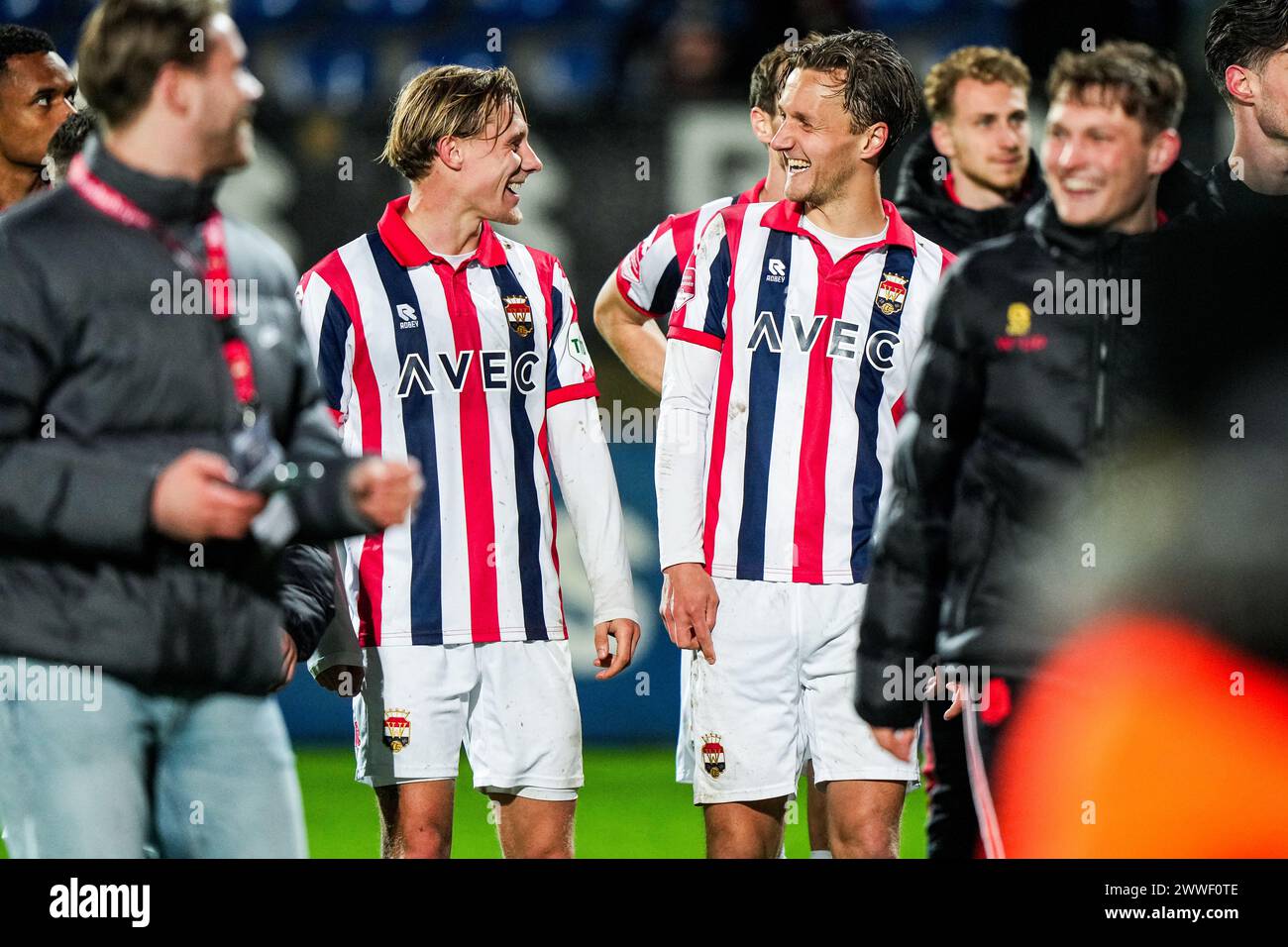 TILBURG - (l-r) Jesse Bosch di Willem II, Erik Schouten di Willem II celebrano la vittoria durante il quarto periodo nella partita tra Willem II e VVV-Venlo il 23 marzo a Tilburg, Paesi Bassi. ANP TOBIAS KLEUVER Foto Stock