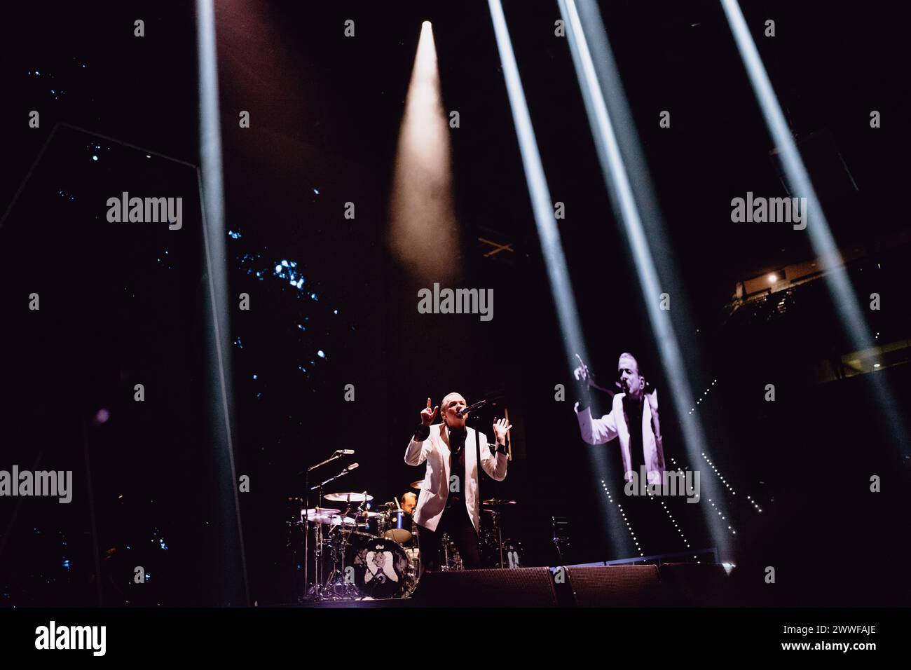 La modalità depeche esegue il tour memento mori a Torino, primo concerto italiano Foto Stock