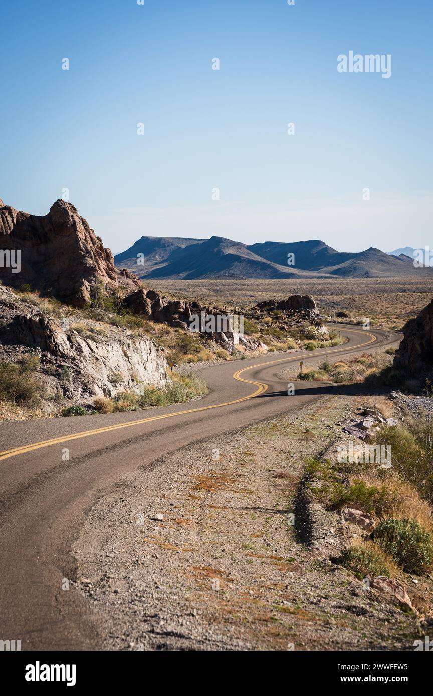 La storica Route 66 si snoda lungo l'autostrada 10 in Arizona, Stati Uniti. Foto Stock