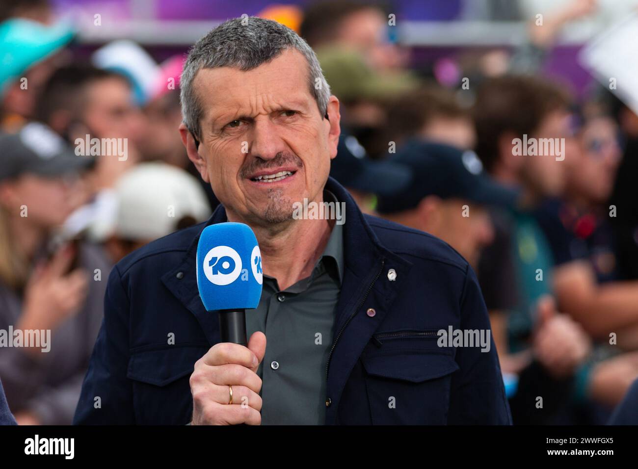 Albert Park, Australia, 24 marzo 2024. Guenther Steiner parla con la telecamera durante il Rolex Australian Grand Prix di F1 al Melbourne Grand Prix Circuit il 24 marzo 2024 ad Albert Park, in Australia. Crediti: Dave Hewison/Speed Media/Alamy Live News Foto Stock