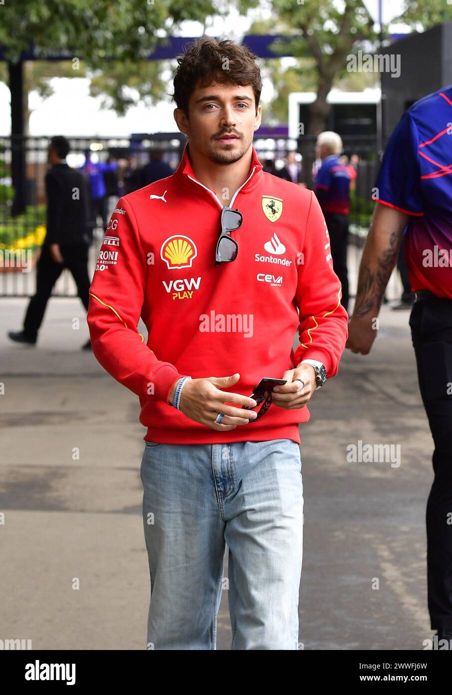 MELBOURNE, AUSTRALIA, 24 marzo 2024. Nella foto: 16 Charles Leclerc (MCO) Scuderia Ferrari nel paddock al FIA Formula 1 Rolex Australian Grand Prix 2024 3° round dal 22 al 24 marzo presso l'Albert Park Street Circuit di Melbourne, Australia. Crediti: Karl Phillipson/Alamy Live News Foto Stock