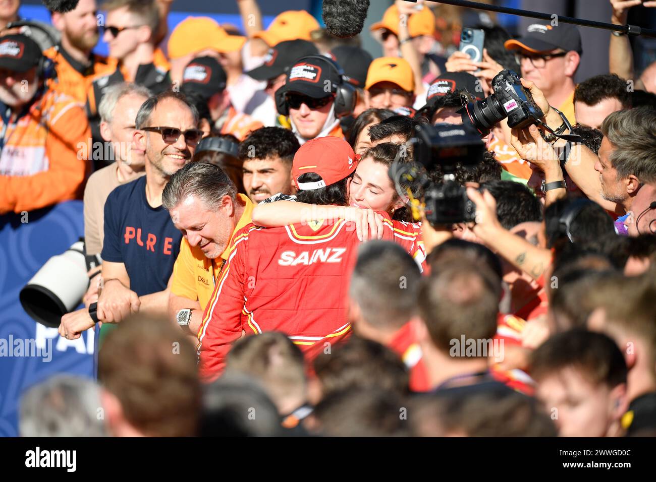 MELBOURNE, AUSTRALIA. 24 marzo 2024. 55 Carlos Sainz Jr. (ESP) Scuderia Ferrari dopo le celebrazioni della gara a seguito del completamento del 3° round del Rolex Australian Grand Prix 2024 FIA Formula 1 dal 22 al 24 marzo presso l'Albert Park Street Circuit di Melbourne, Australia. Crediti: Karl Phillipson/Alamy Live News. Foto Stock