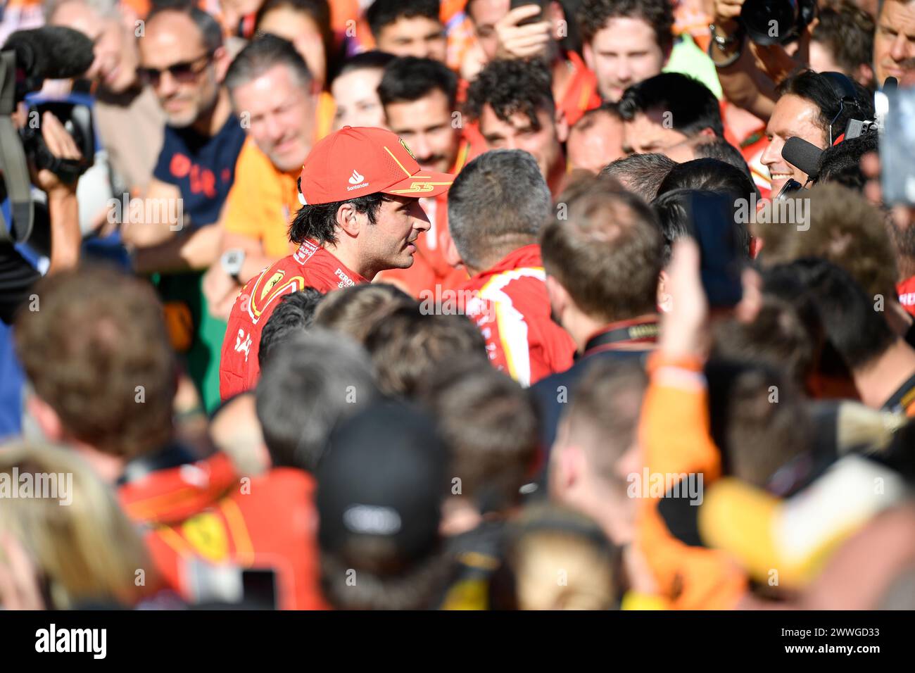 MELBOURNE, AUSTRALIA. 24 marzo 2024. 55 Carlos Sainz Jr. (ESP) Scuderia Ferrari dopo le celebrazioni della gara a seguito del completamento del 3° round del Rolex Australian Grand Prix 2024 FIA Formula 1 dal 22 al 24 marzo presso l'Albert Park Street Circuit di Melbourne, Australia. Crediti: Karl Phillipson/Alamy Live News. Foto Stock